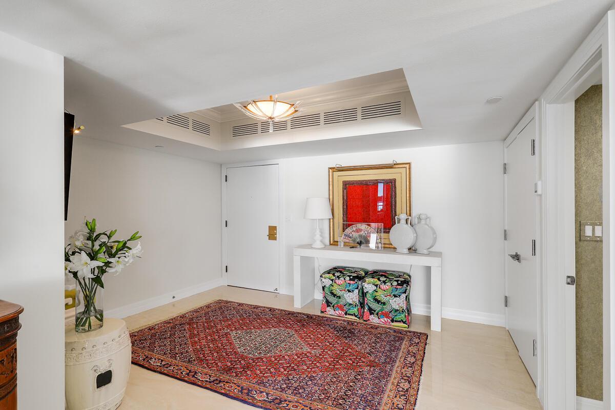 100 Lakeshore Drive 351