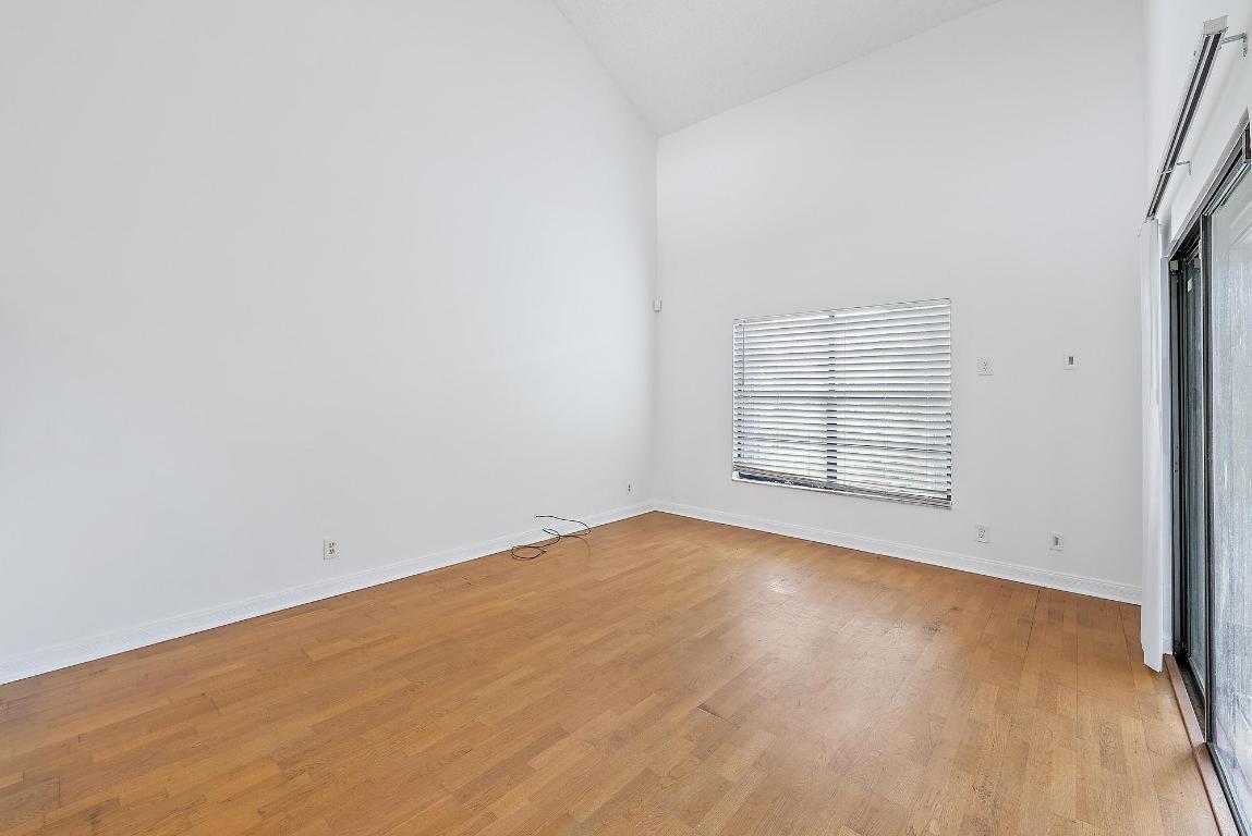 LAKESIDE GREEN 1 - Residential