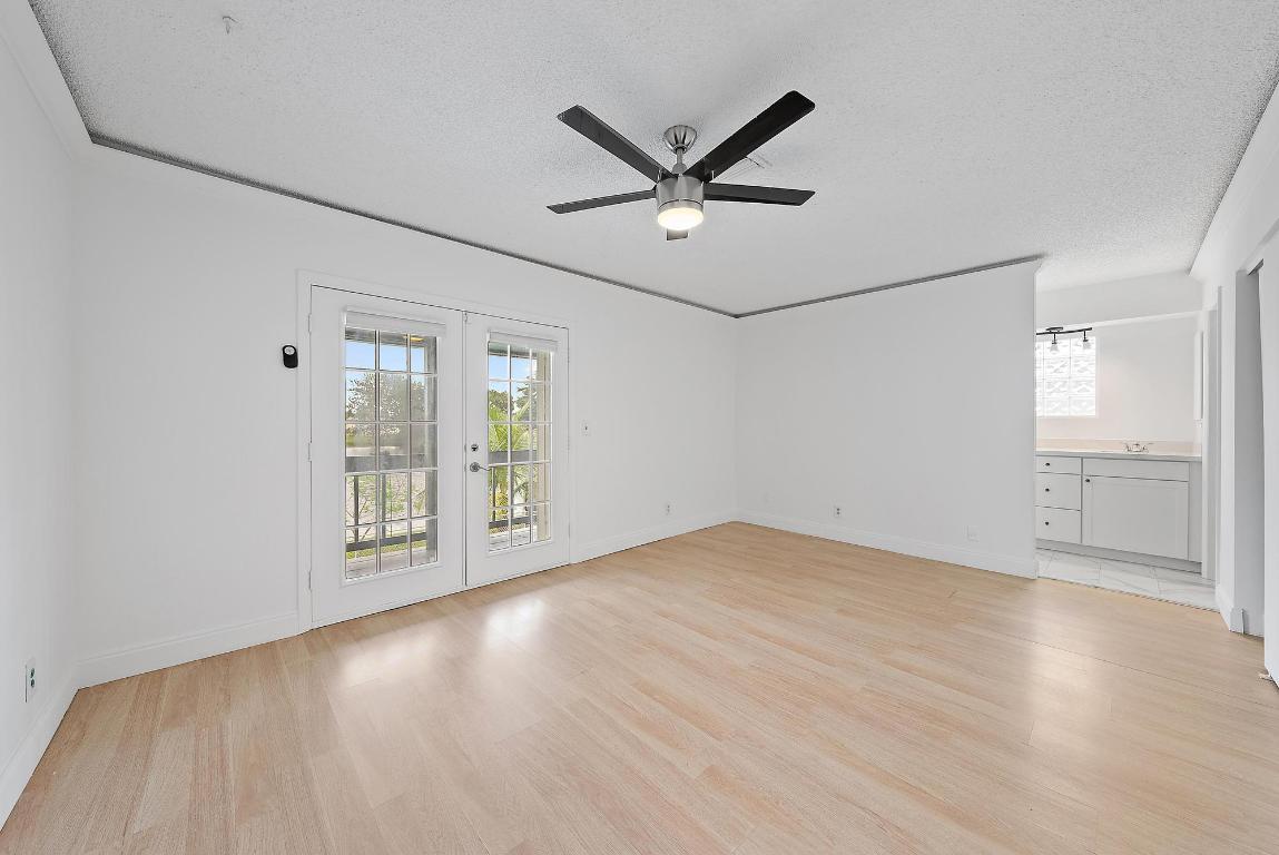 LAKESIDE GREEN 1 - Residential