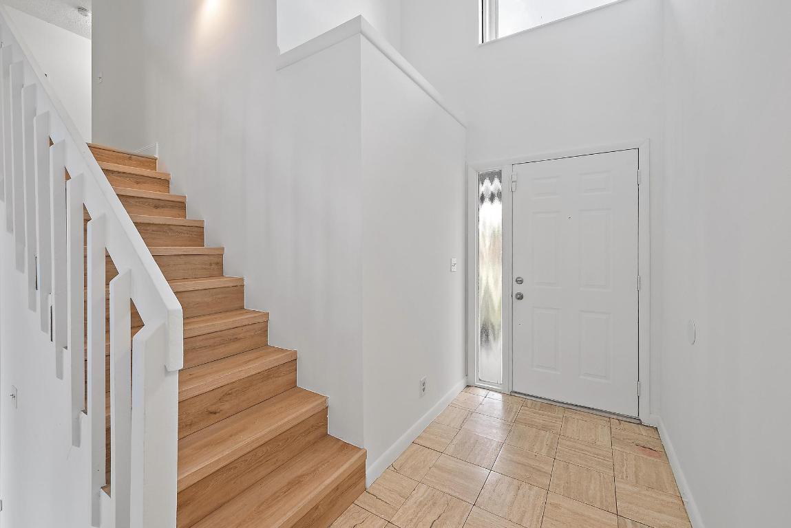 LAKESIDE GREEN 1 - Residential