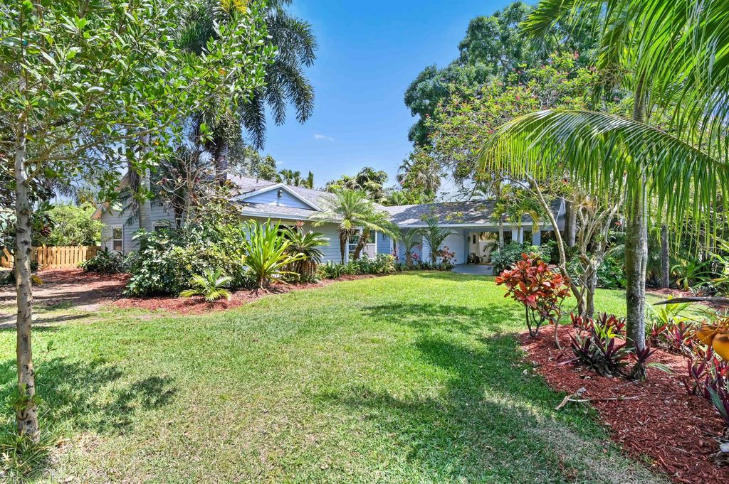 Photo of 1141 SW Babcock Avenue, Port Saint Lucie, FL 34953 (MLS # R10979314)