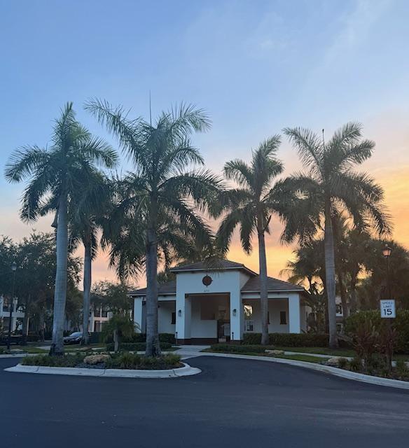 Paloma Lakes - Residential