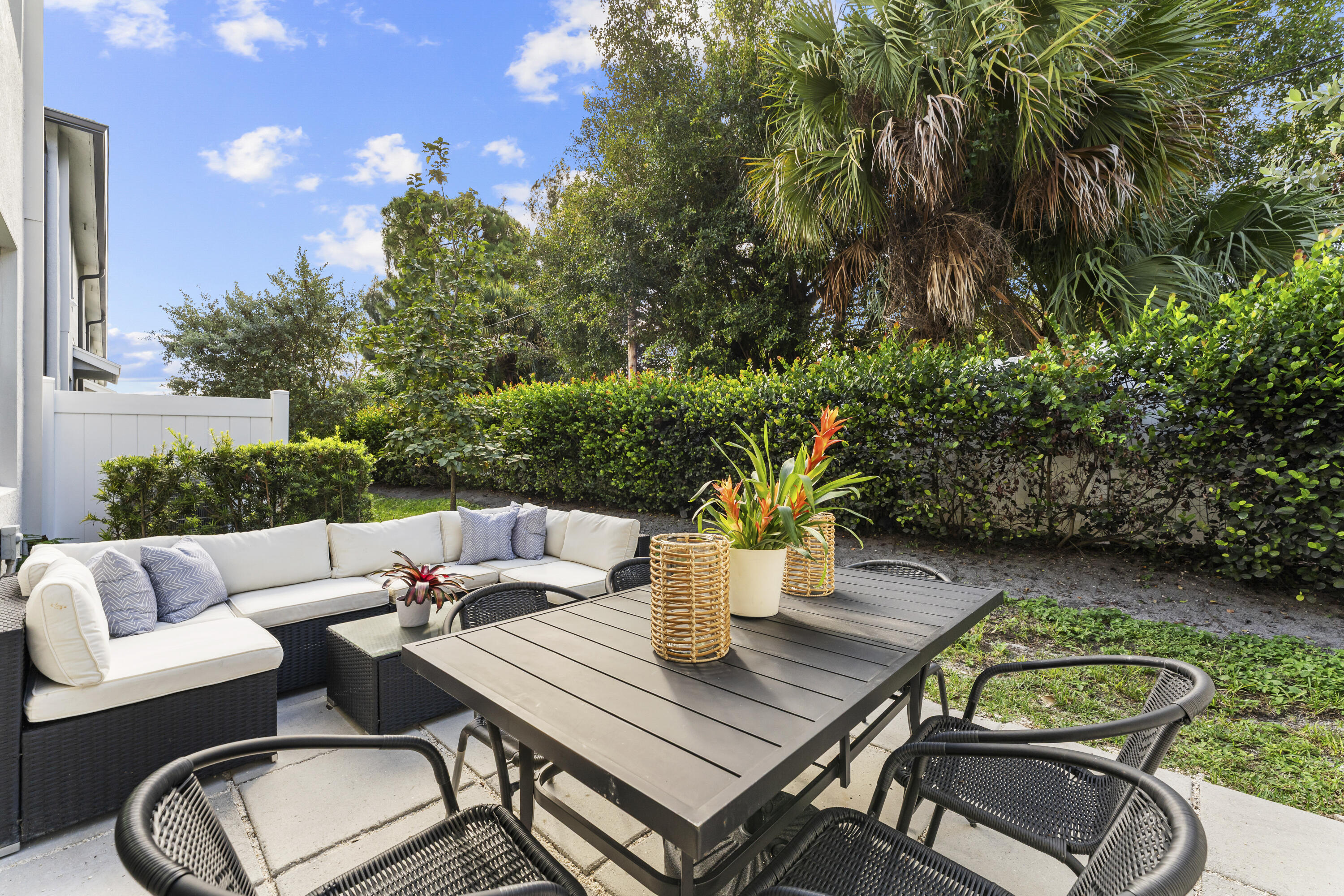 ENCLAVE AT MANGONIA PARK - Residential