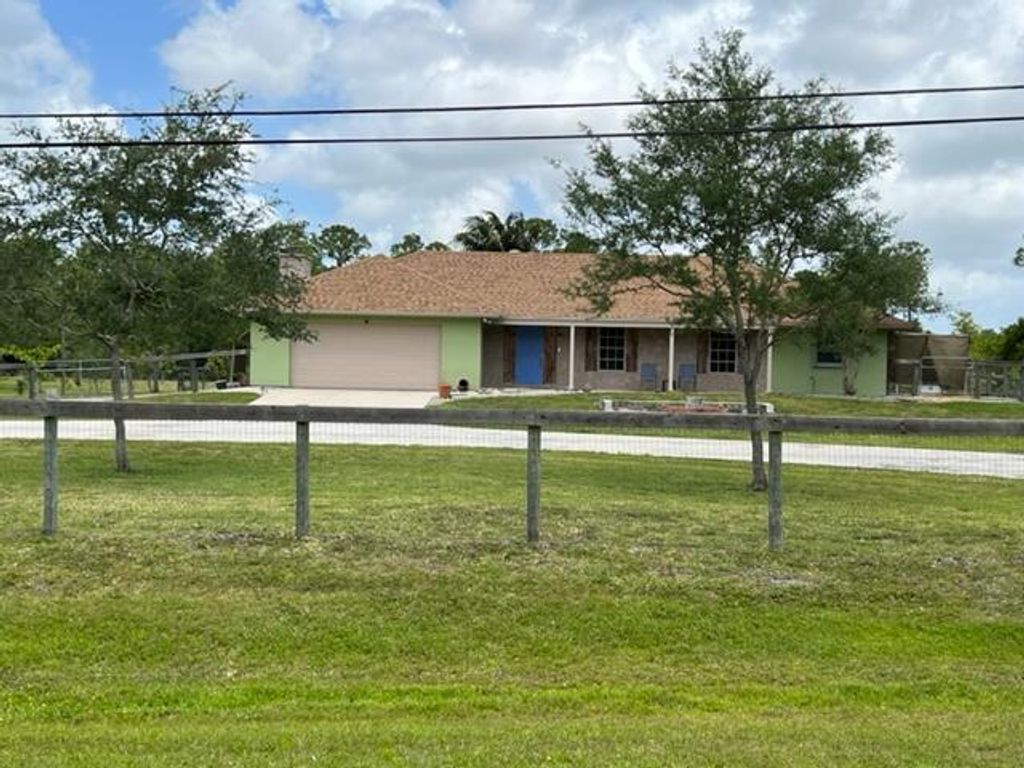 Photo of 8031 159th Court N, Palm Beach Gardens, FL 33418 (MLS # R10938400)