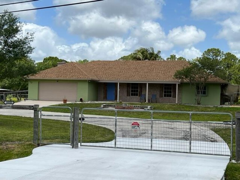 Photo of 8031 159th Court N, Palm Beach Gardens, FL 33418 (MLS # R10938400)