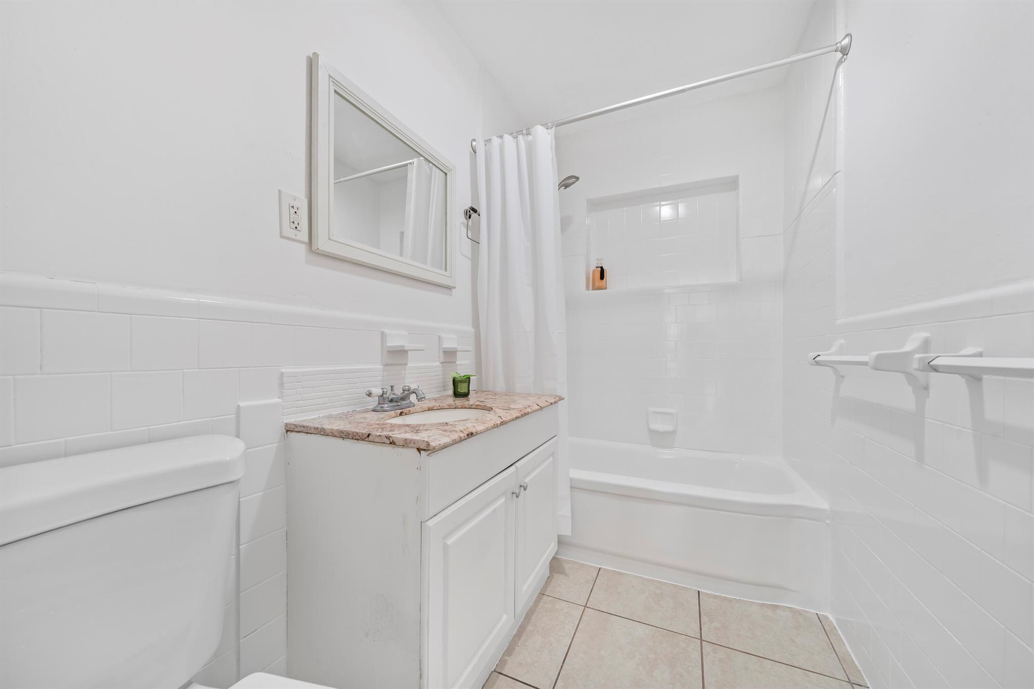 NORTH ANDREWS TERRACE FIR - Residential