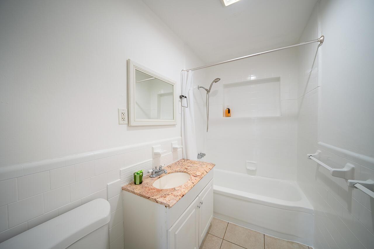 NORTH ANDREWS TERRACE FIR - Residential