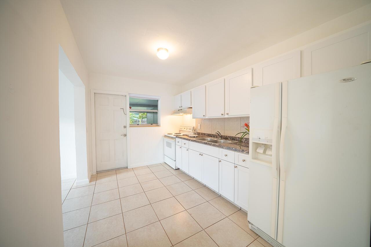 NORTH ANDREWS TERRACE FIR - Residential