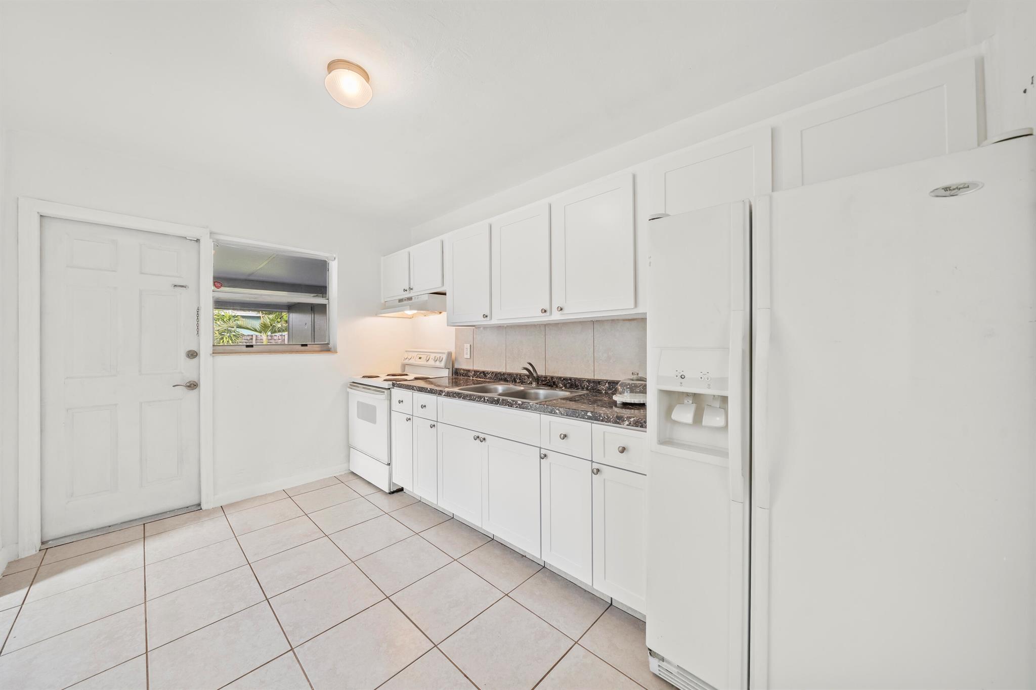 NORTH ANDREWS TERRACE FIR - Residential