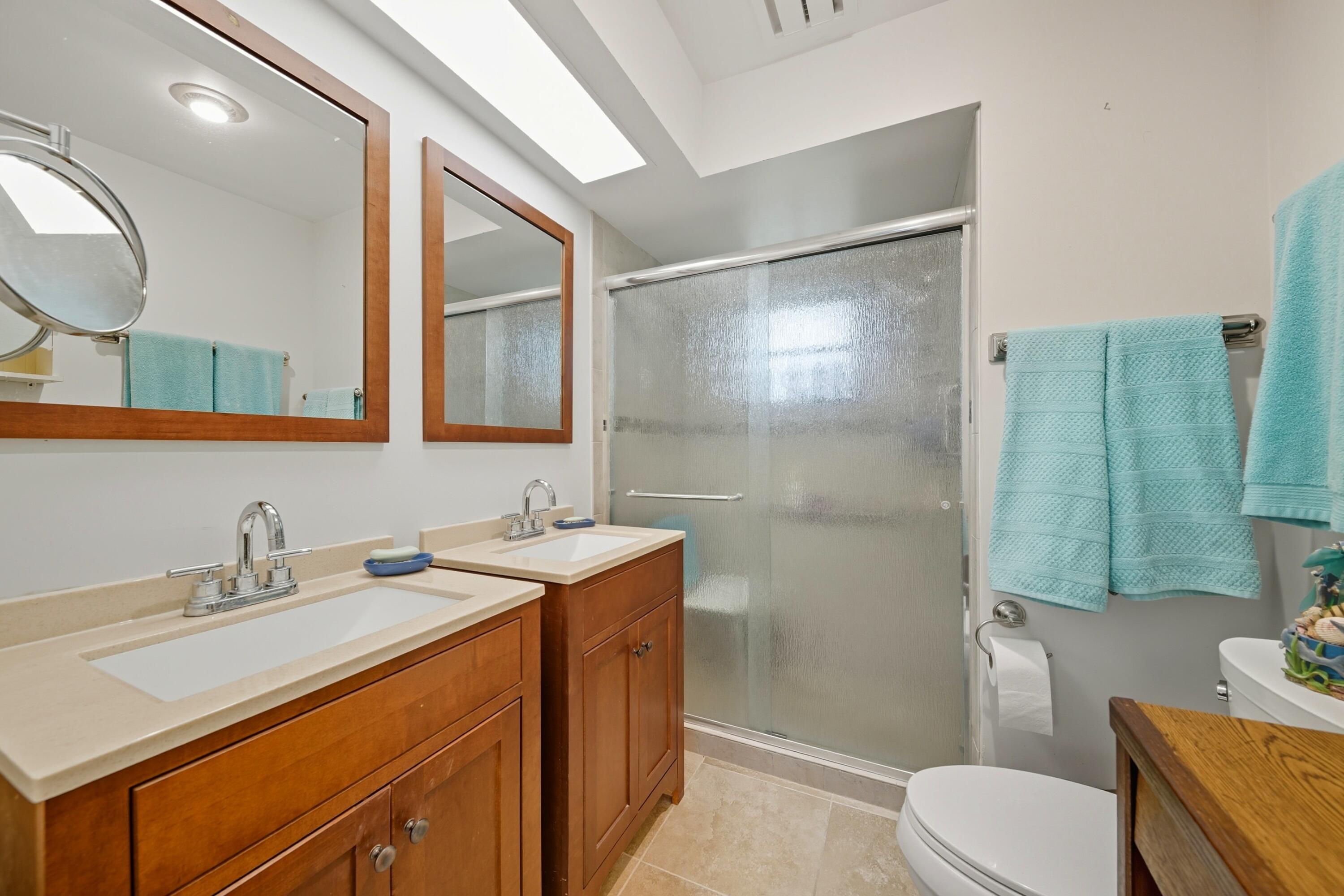 LAUREL COURT - Residential