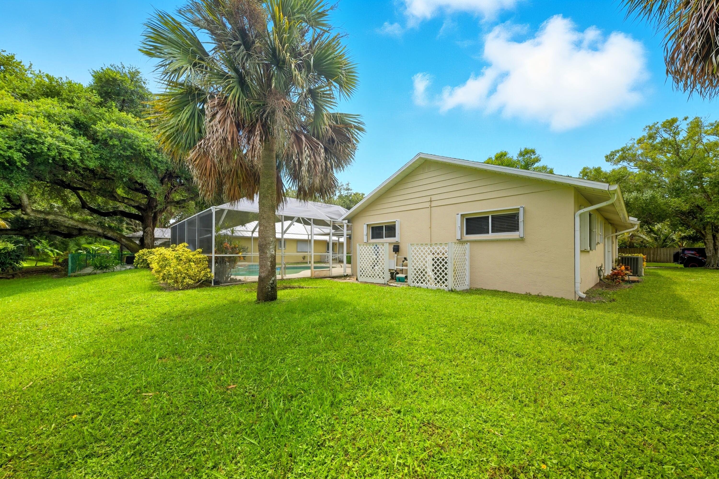 LAUREL COURT - Residential