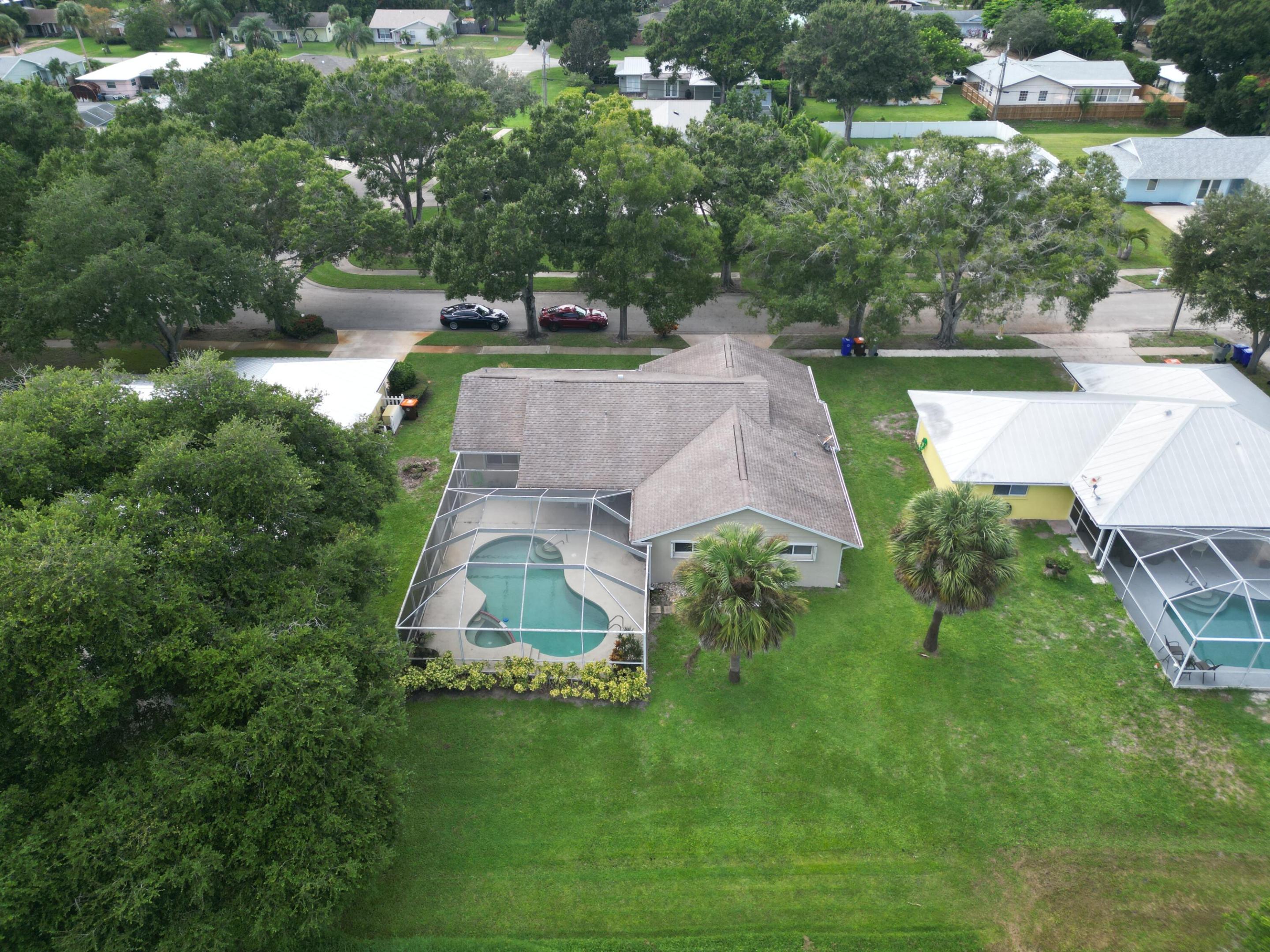 LAUREL COURT - Residential