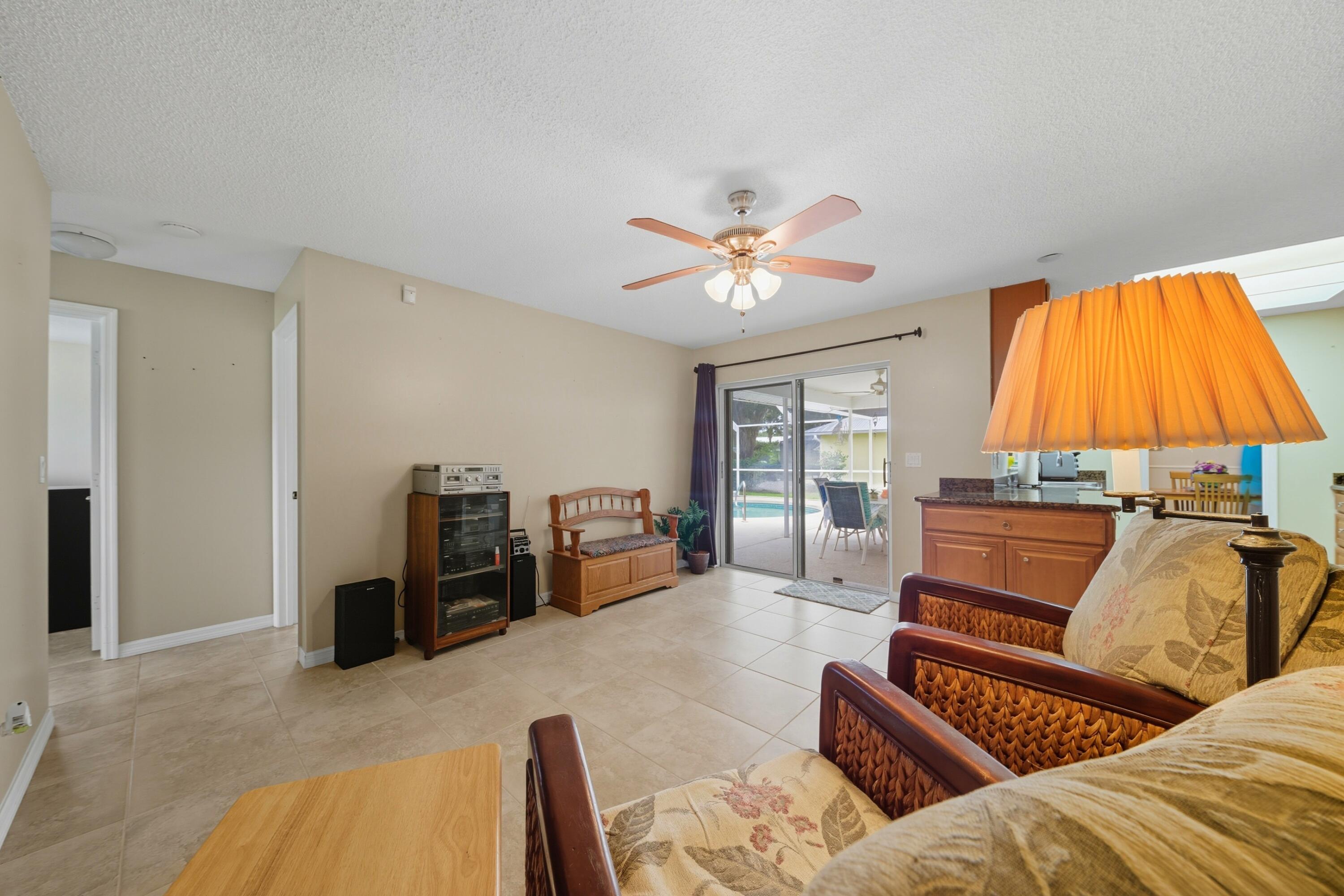 LAUREL COURT - Residential