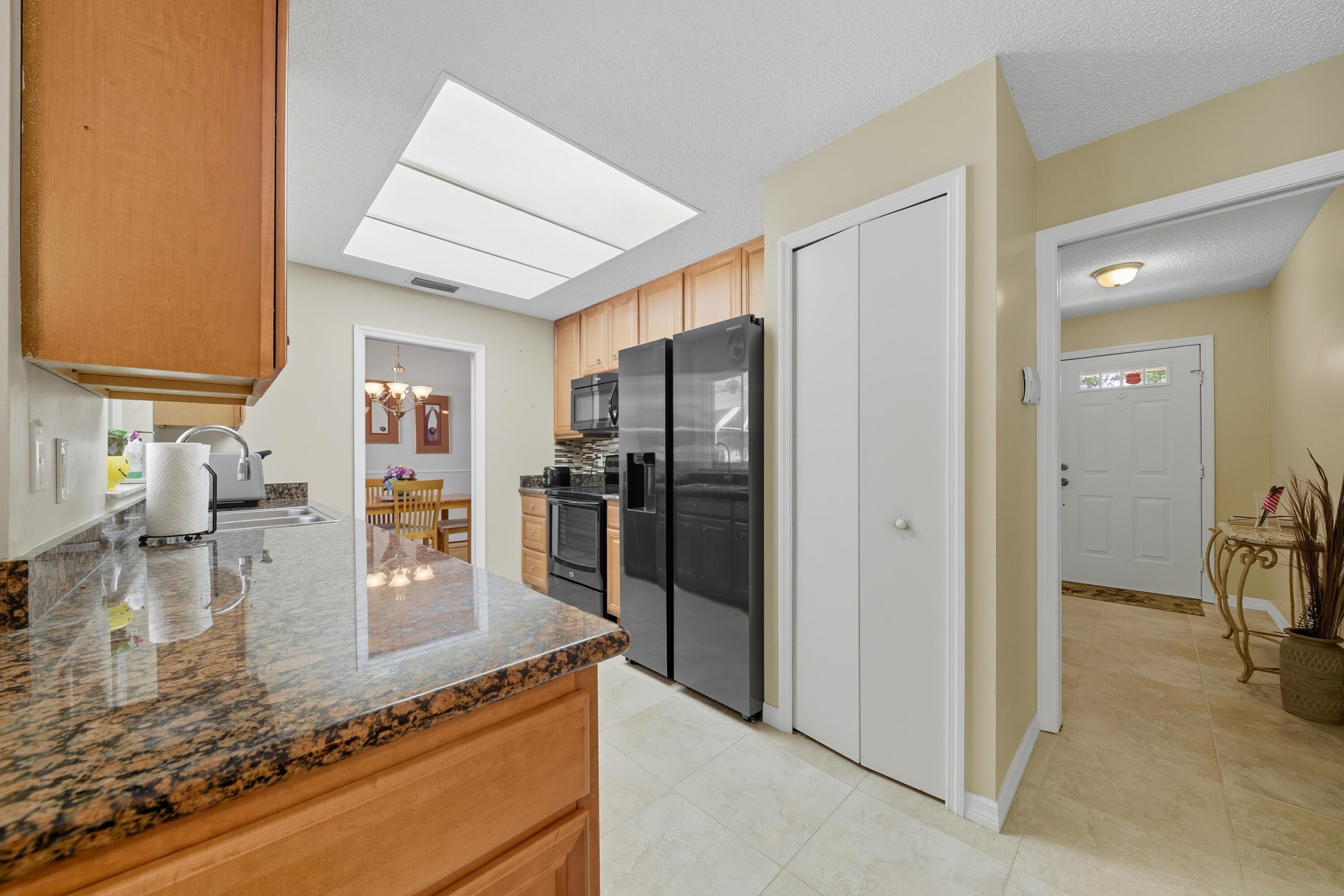 LAUREL COURT - Residential