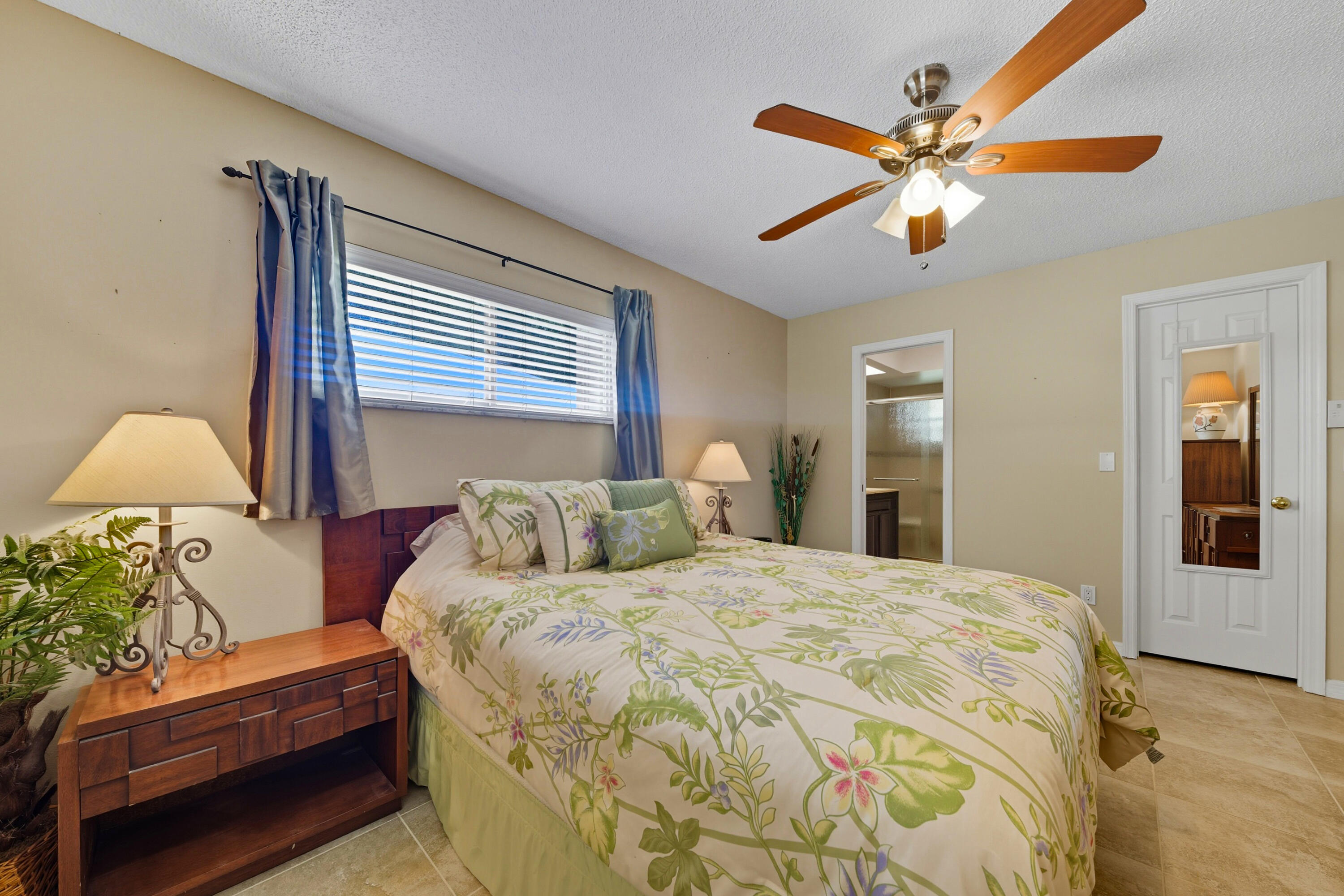 LAUREL COURT - Residential