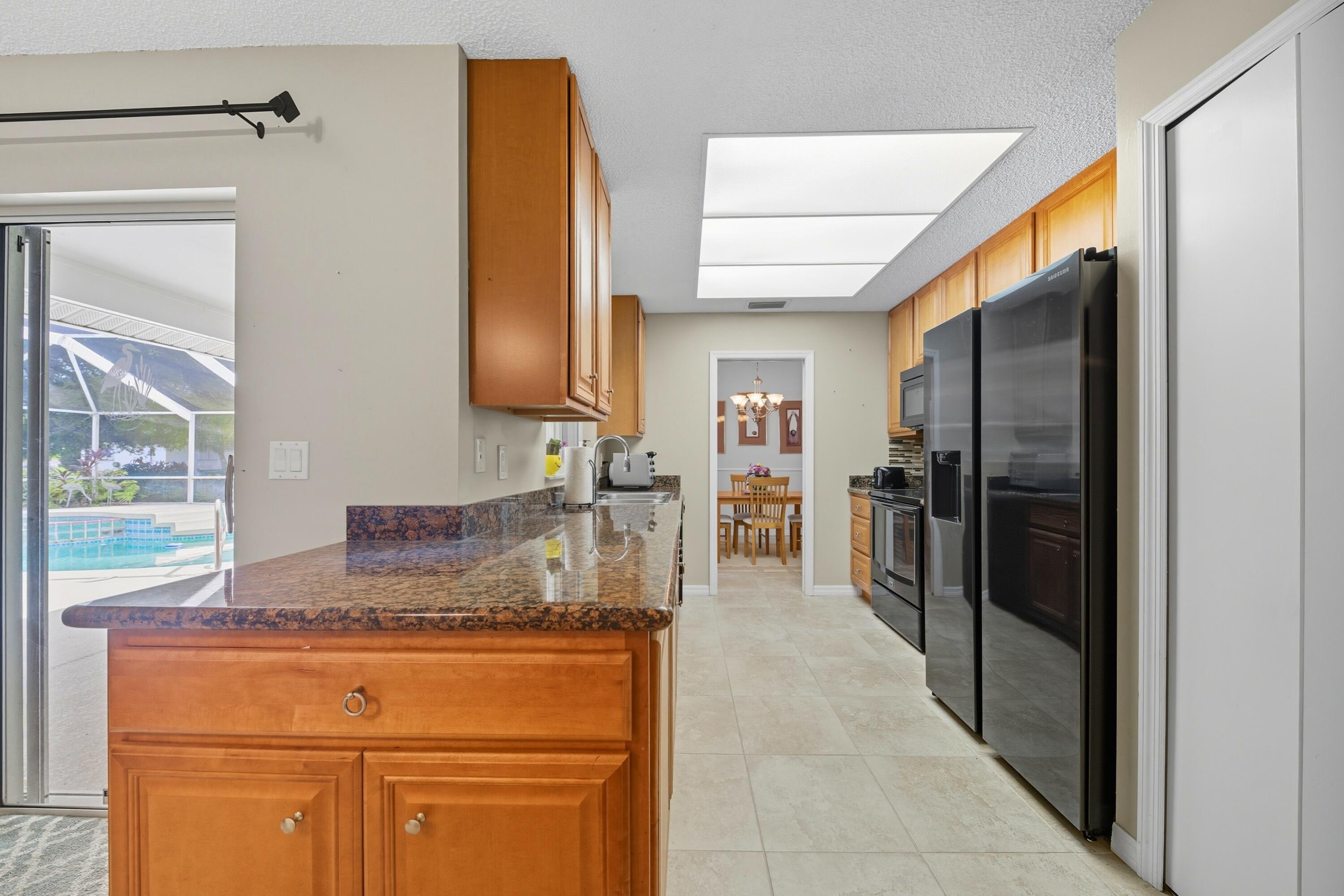 LAUREL COURT - Residential