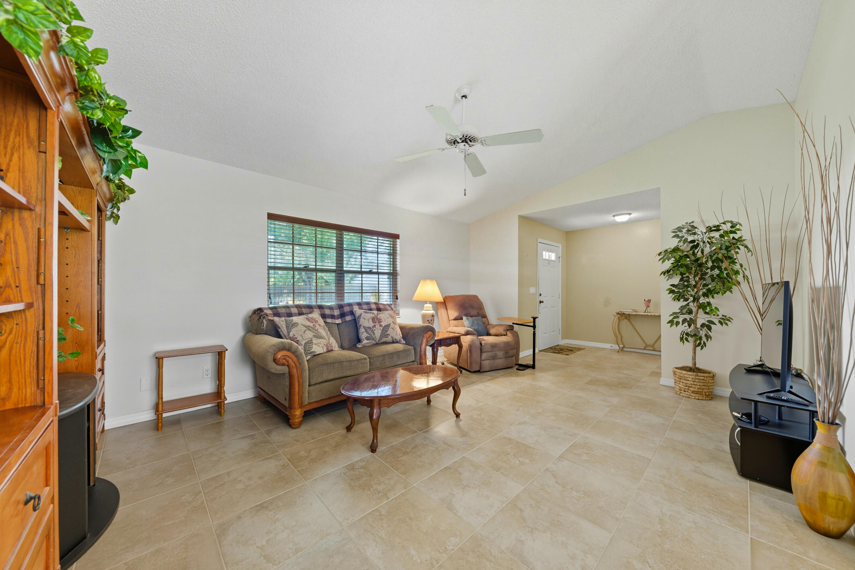 LAUREL COURT - Residential