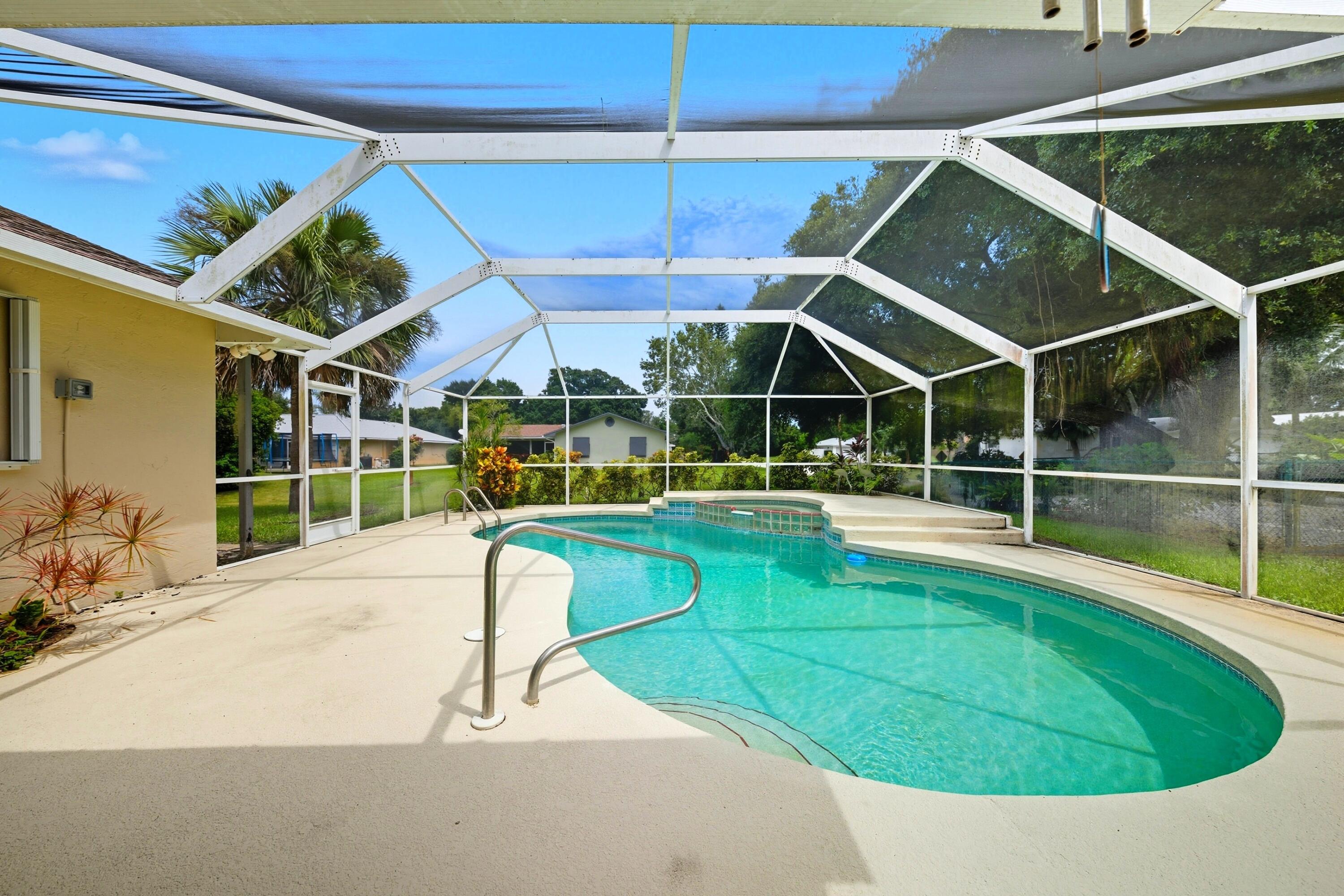 LAUREL COURT - Residential