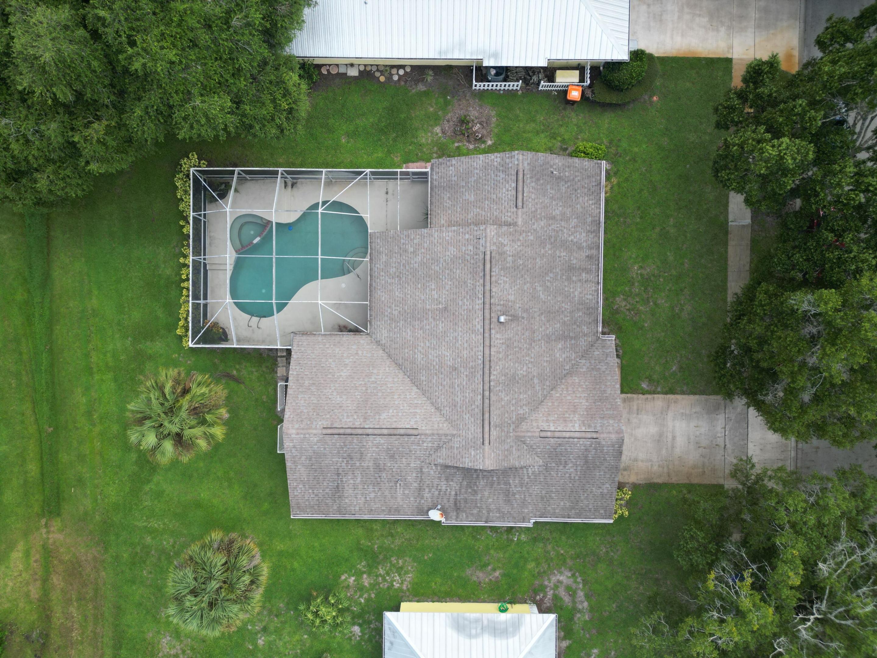 LAUREL COURT - Residential