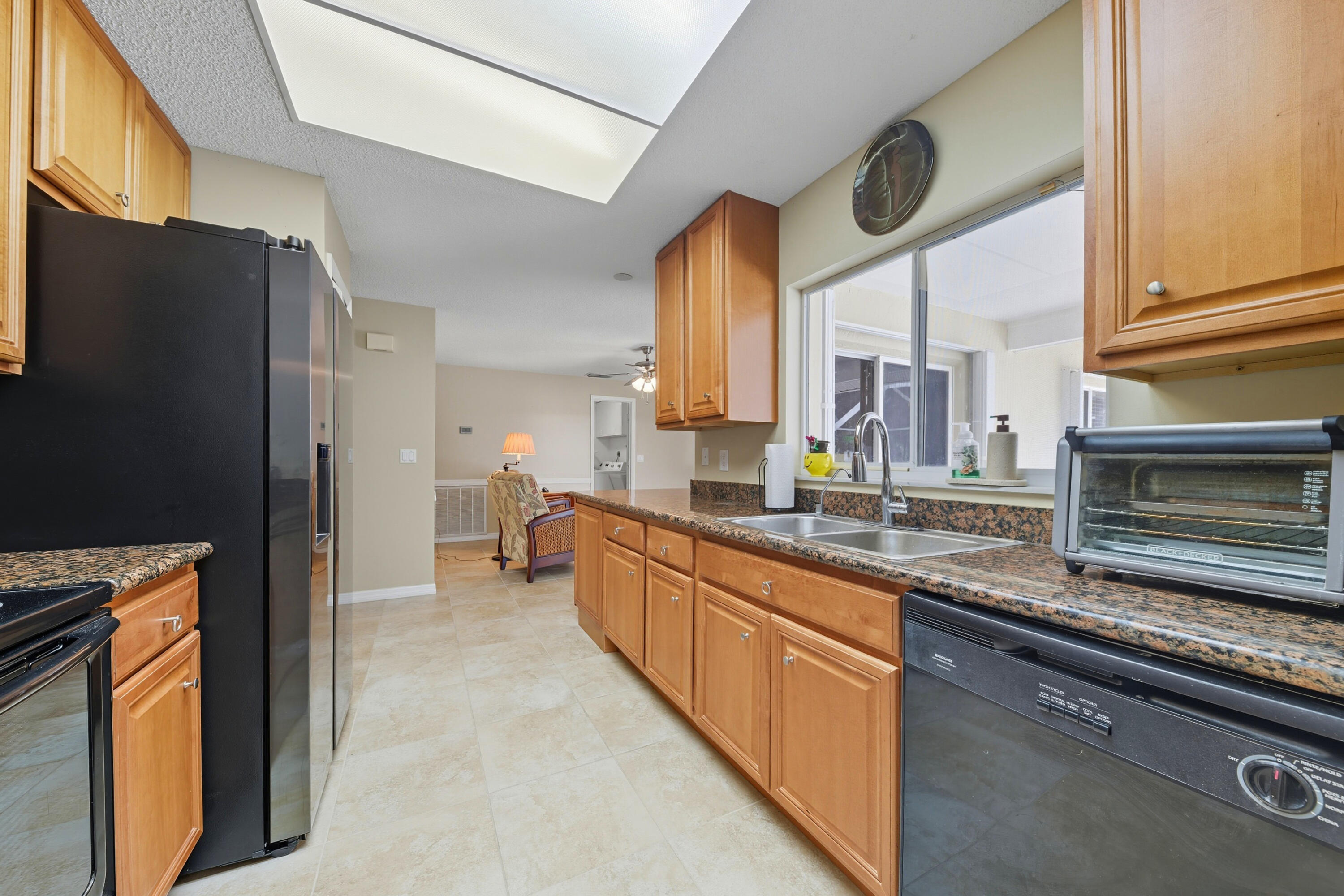 LAUREL COURT - Residential