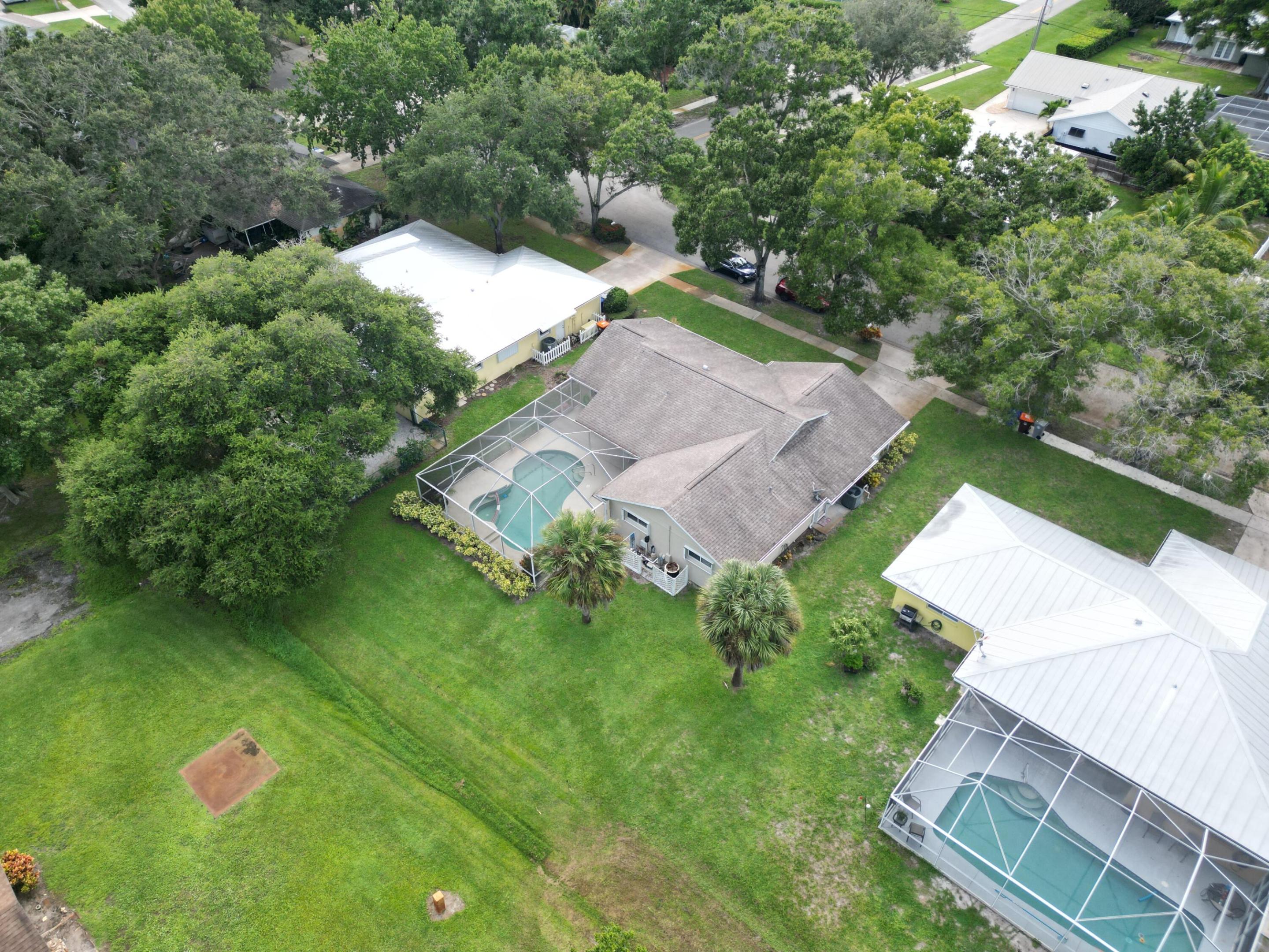 LAUREL COURT - Residential