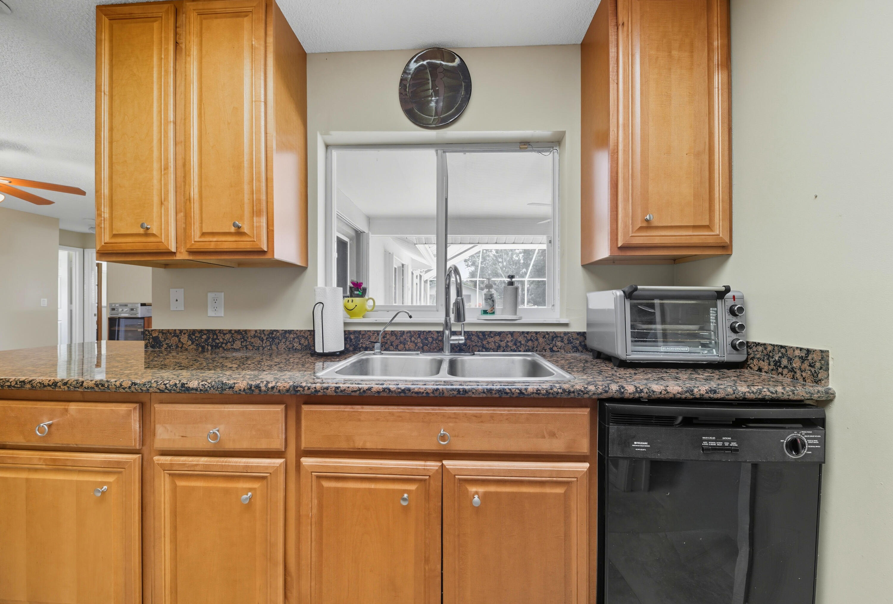 LAUREL COURT - Residential