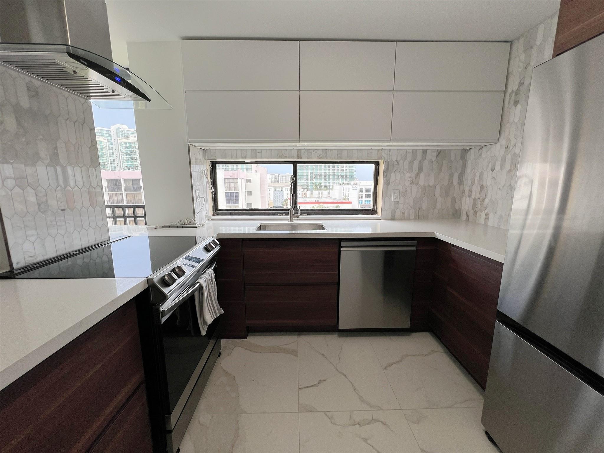 PLAZA OF AMERICAS CONDO - Residential
