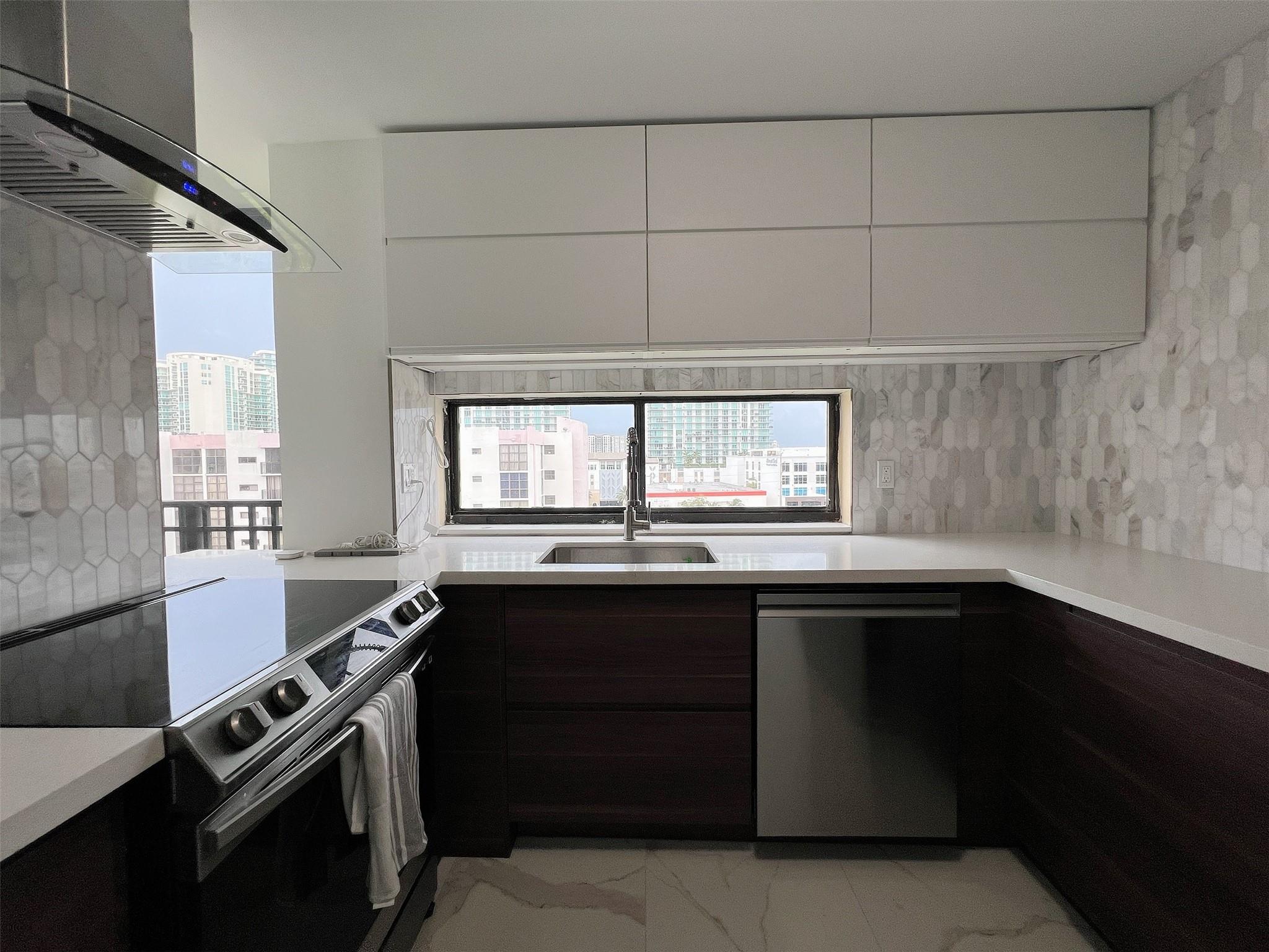 PLAZA OF AMERICAS CONDO - Residential