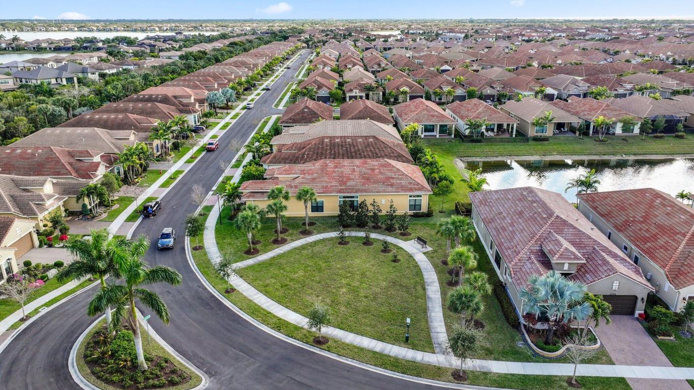 PARKLAND ROYALE - Residential