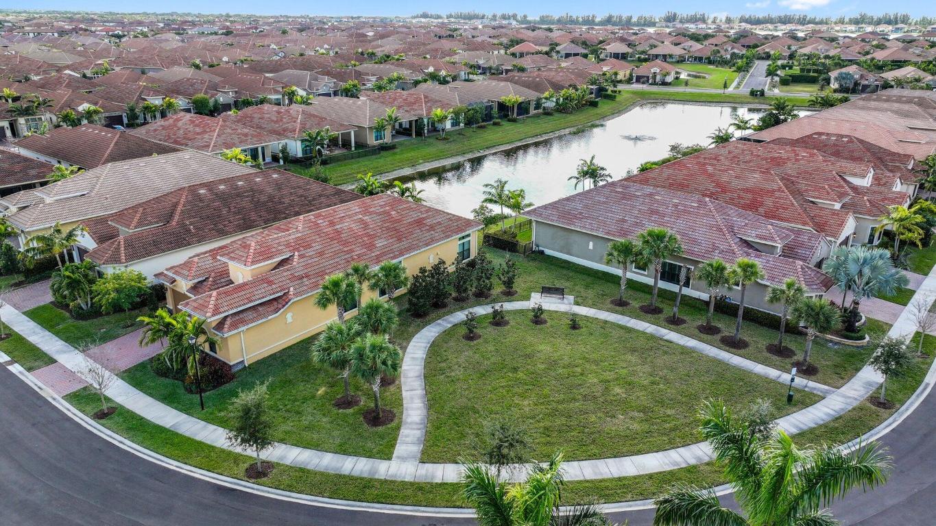 PARKLAND ROYALE - Residential