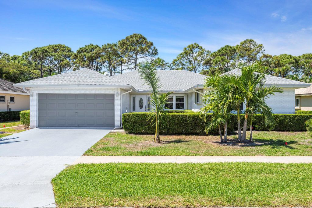 Photo of 10603 Green Trail Drive S, Boynton Beach, FL 33436 (MLS # R11075557)