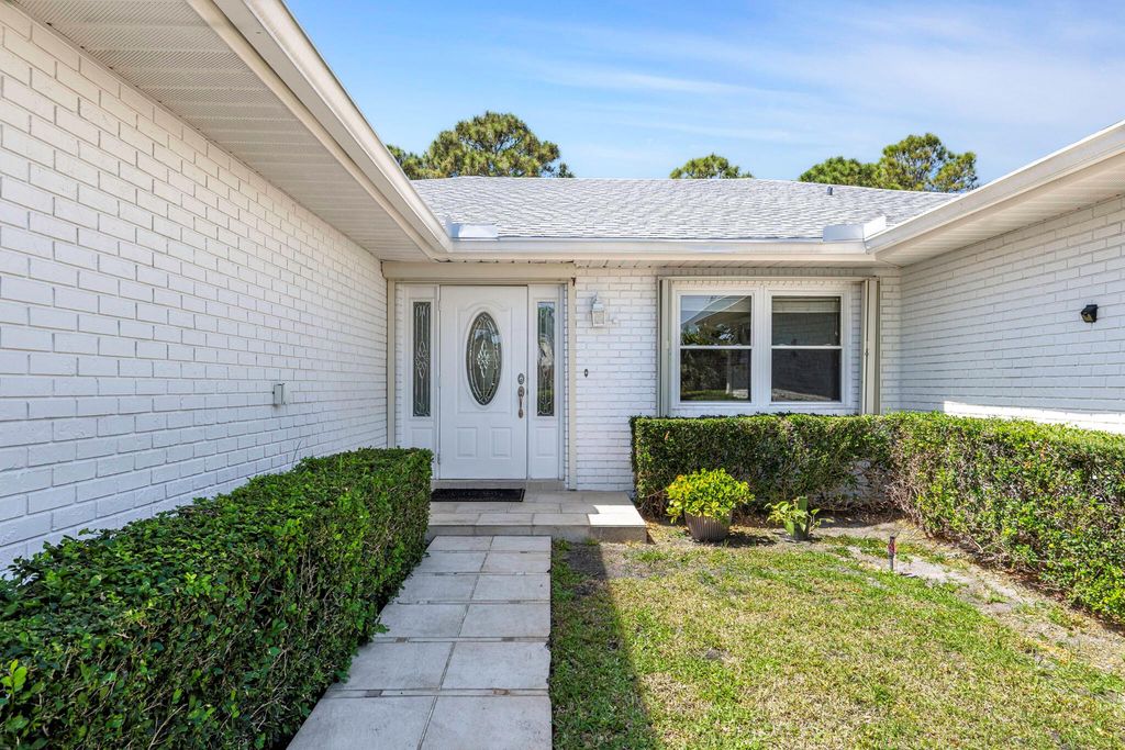 Photo of 10603 Green Trail Drive S, Boynton Beach, FL 33436 (MLS # R11075557)