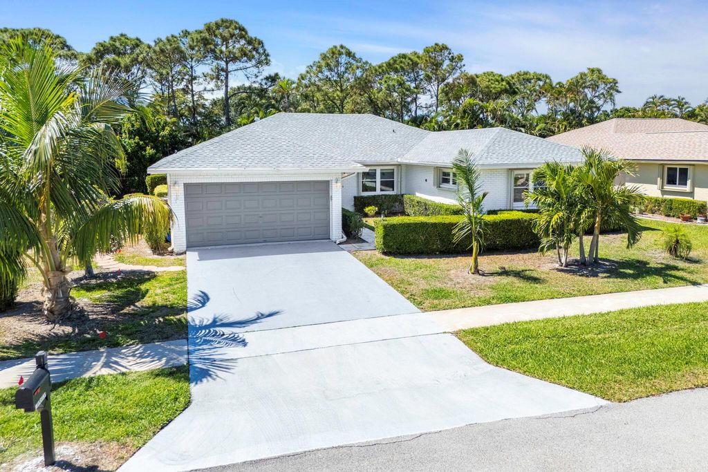 Photo of 10603 Green Trail Drive S, Boynton Beach, FL 33436 (MLS # R11075557)