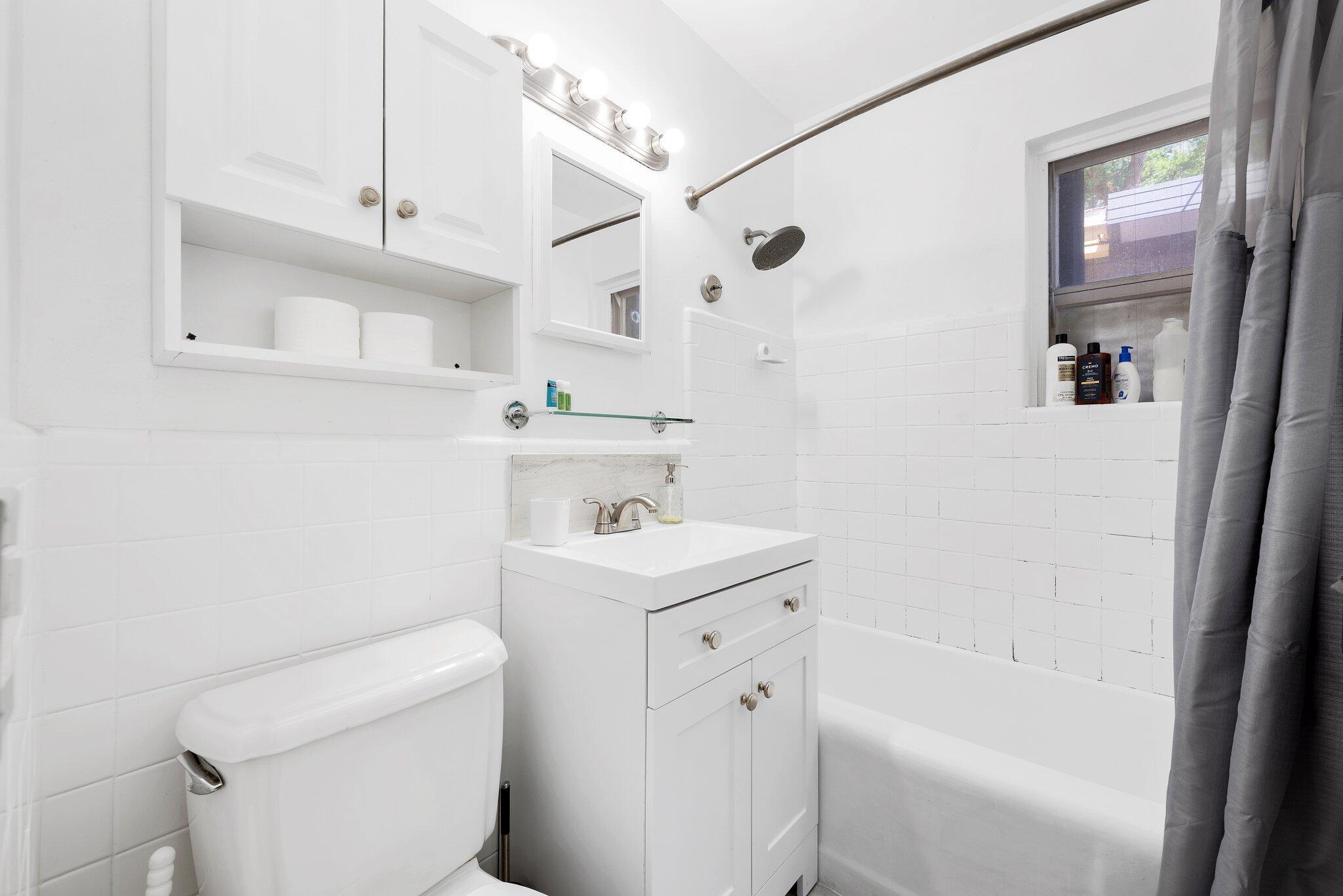 VINIK NO 2 - Residential Lease