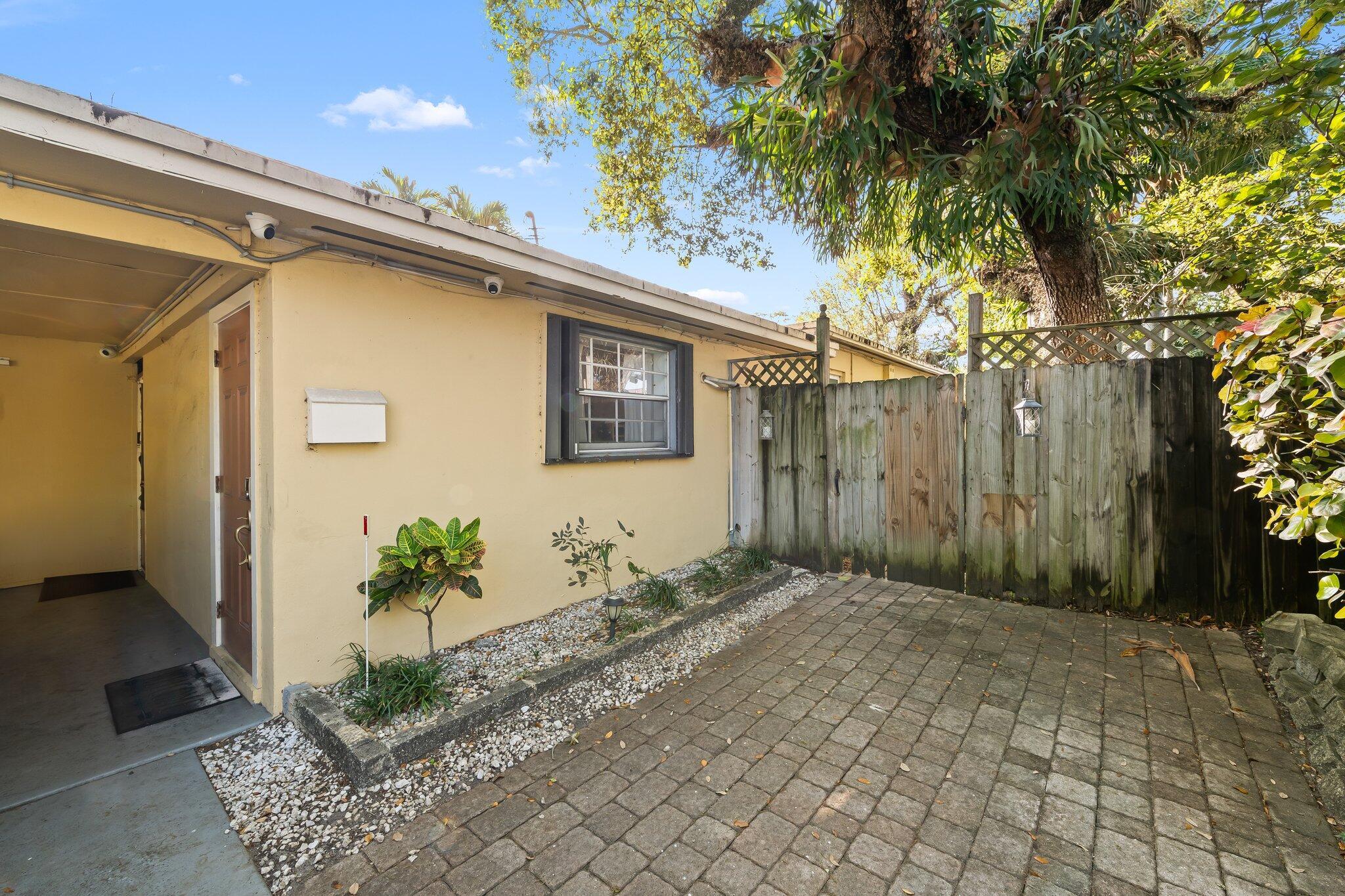 VINIK NO 2 - Residential Lease