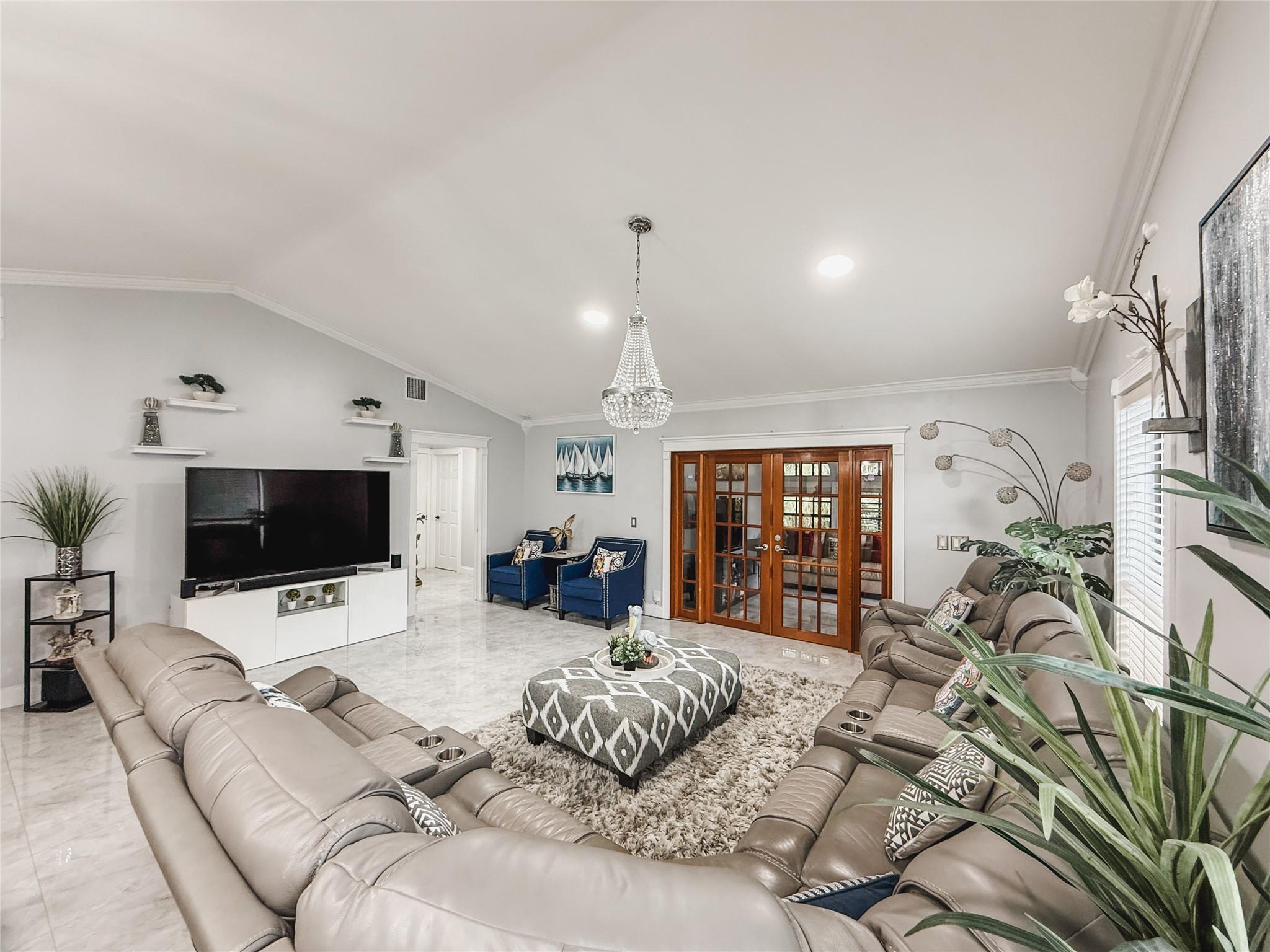 Lakeview Hamlet 106-36 B - Residential