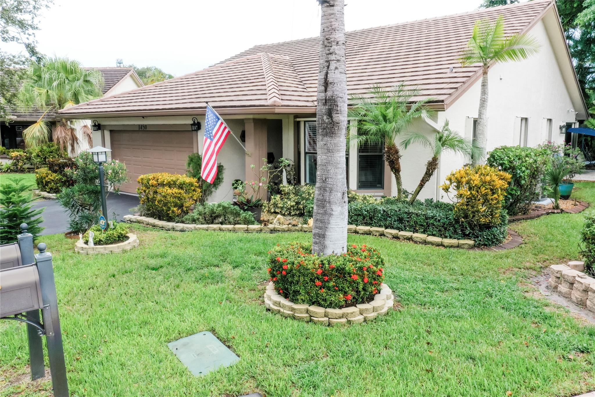 Lakeview Hamlet 106-36 B - Residential