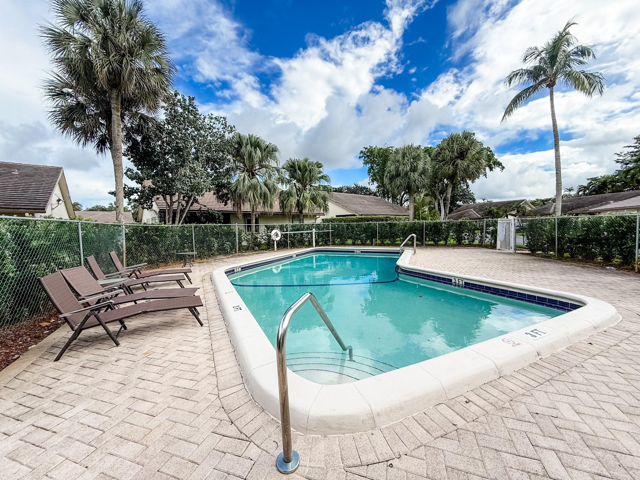 Lakeview Hamlet 106-36 B - Residential