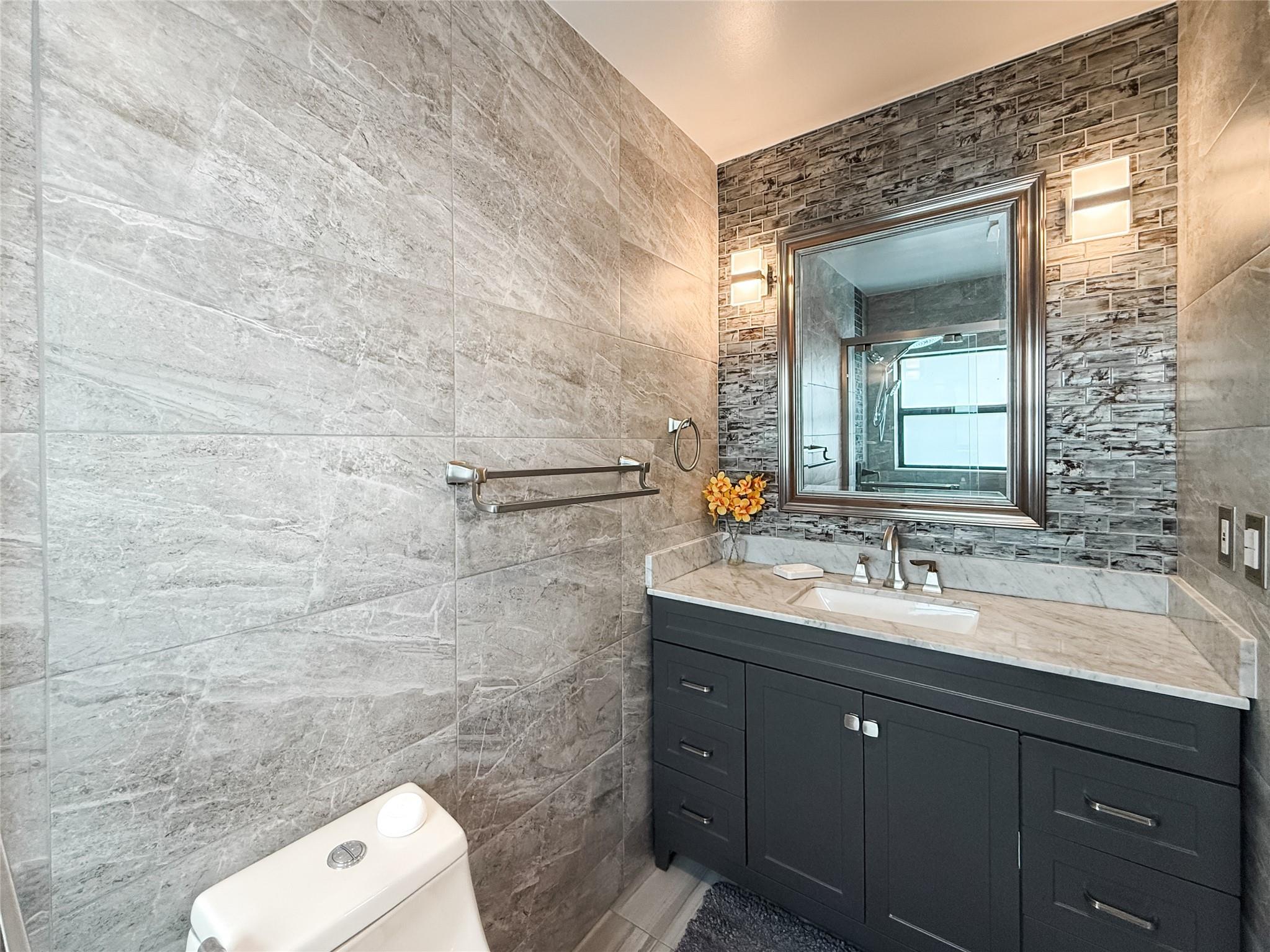 Lakeview Hamlet 106-36 B - Residential