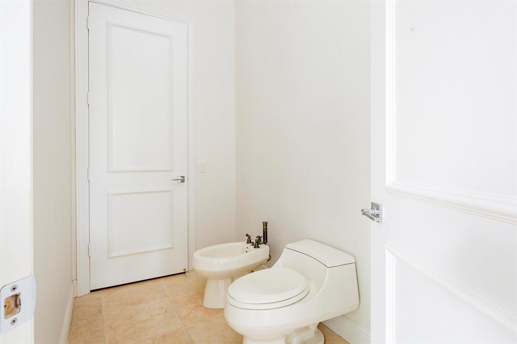 MIZNER ESTATES OF PALM BE - Residential