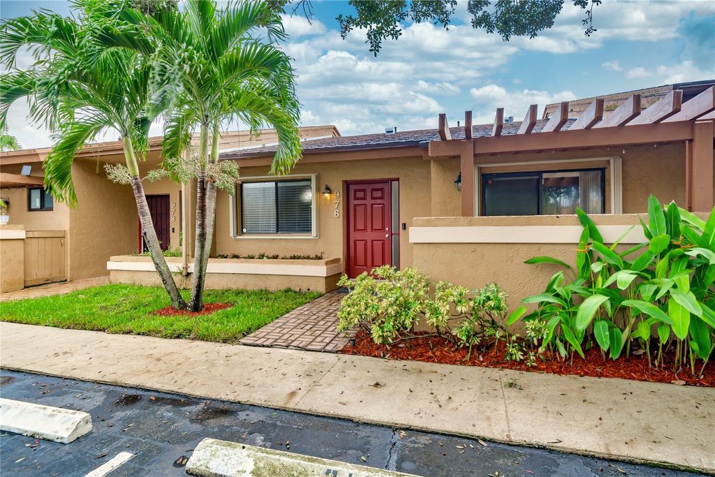 Photo of 976 NW 79th Ter #976, Plantation, FL 33324 (MLS # F10400889)
