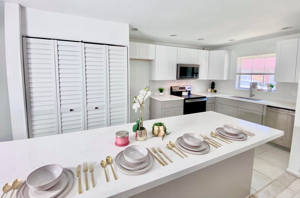 Photo of 1430 SW 25th Way #B, Boynton Beach, FL 33426 (MLS # R11101834)