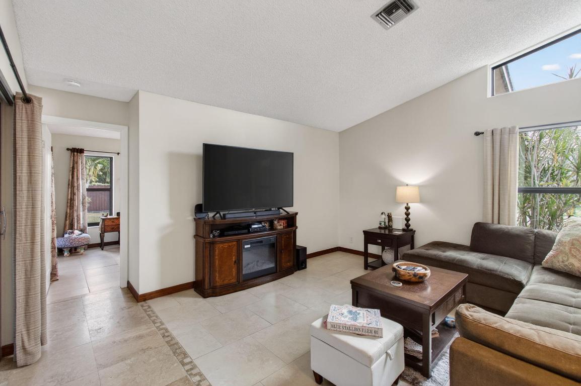 COUNTRY LANDING SEC 1 - Residential