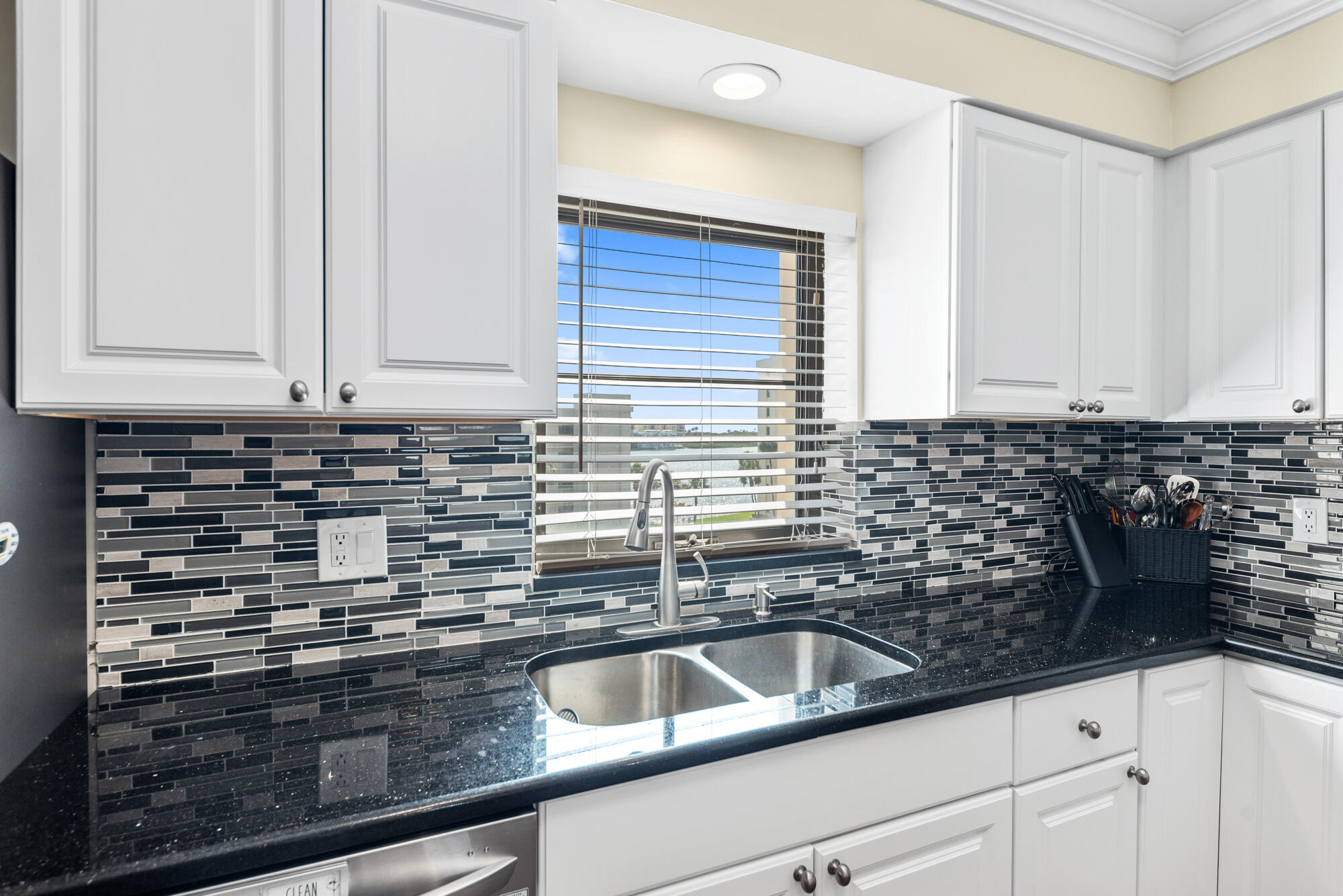 BROADVIEW COND BLDG B UNIT 508 - Residential