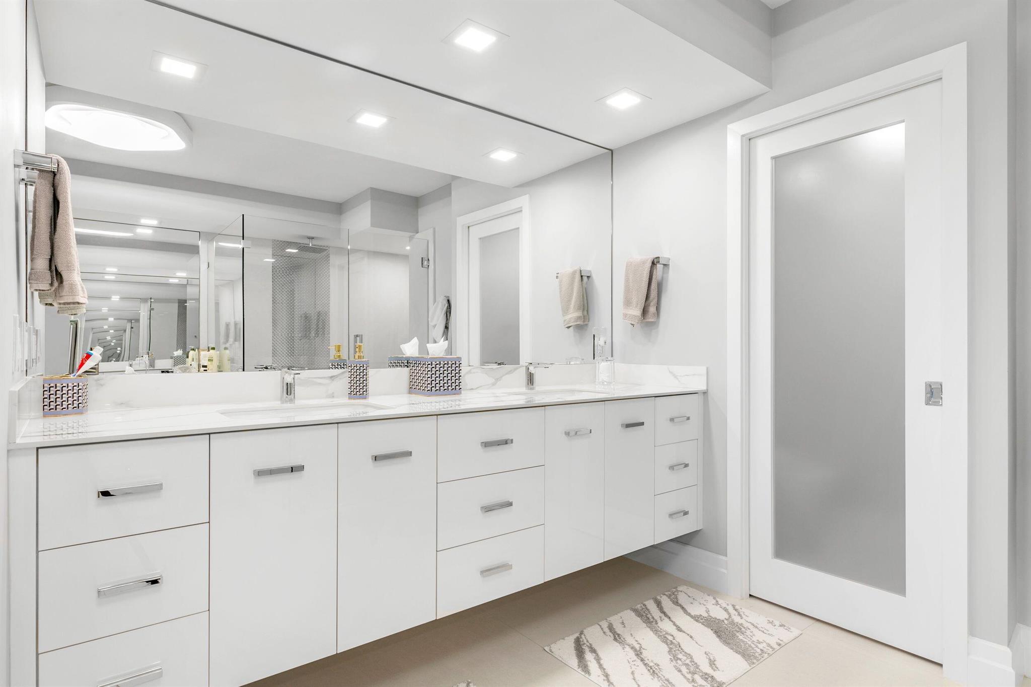 PLAZA OF THE PALM BEACHES - Residential