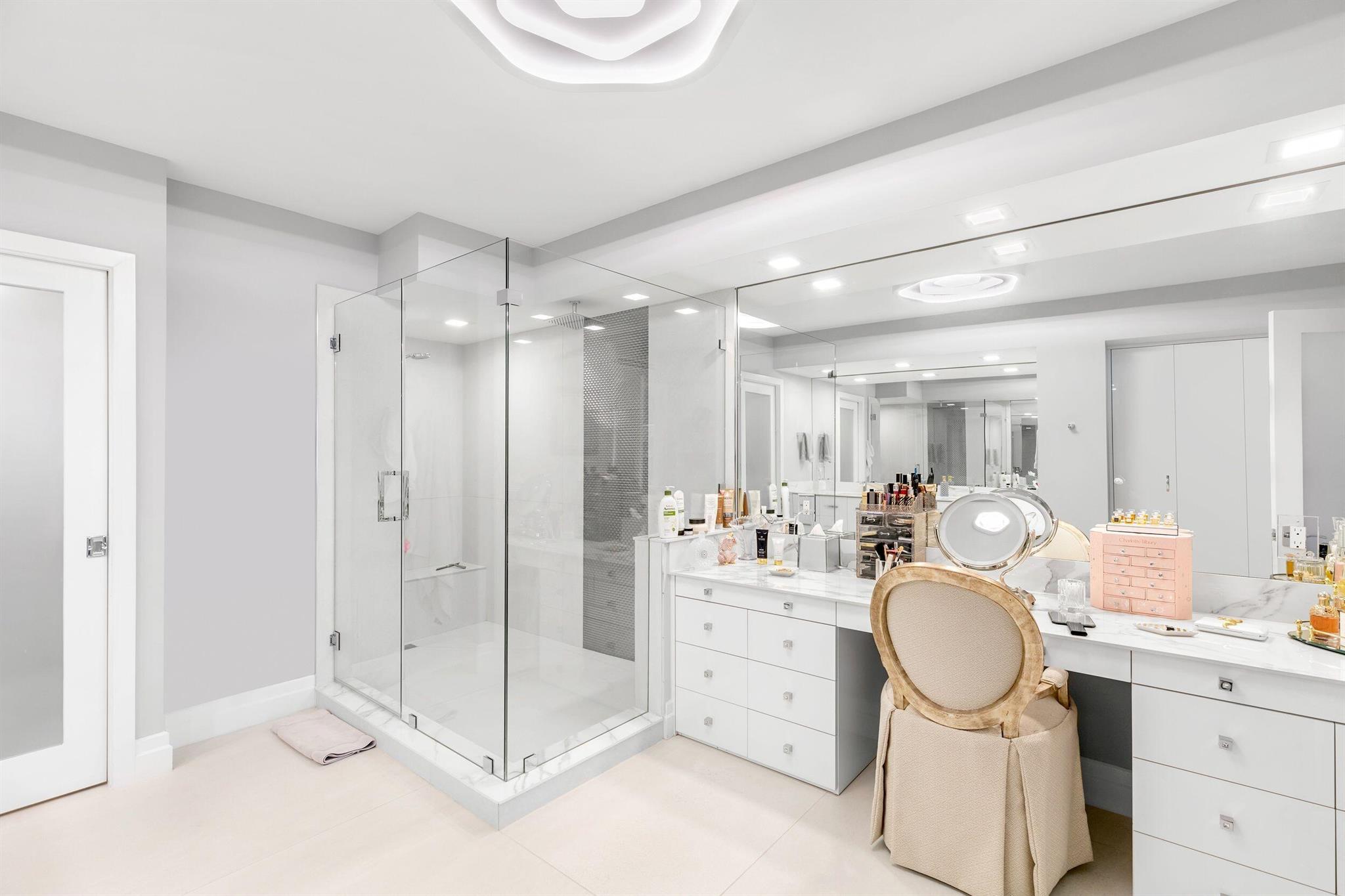 PLAZA OF THE PALM BEACHES - Residential