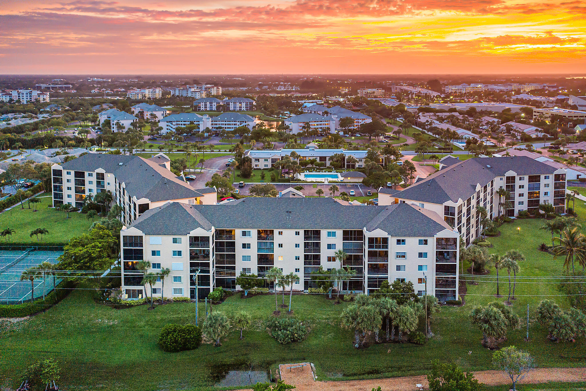 AVAILABLE Sep 12 to Oct 31..week or month..AVAILABLE JANUARY OR FEBRUARY 2026. Enjoy Florida living at its finest in this completely upgraded 2BR/2BA condo just steps away from Jupiter Beach. The paradise never ends. Hear/smell the Ocean just steps beyond the green.. Walk to Jupiter Beach or Walk to stroll the bike and pedestrian path known as Riverwalk along the Intracoastal to enjoy shopping, entertainment and dining along the way to Harbourside Place with even more urban amenities that make this 33477 area a prime destination.