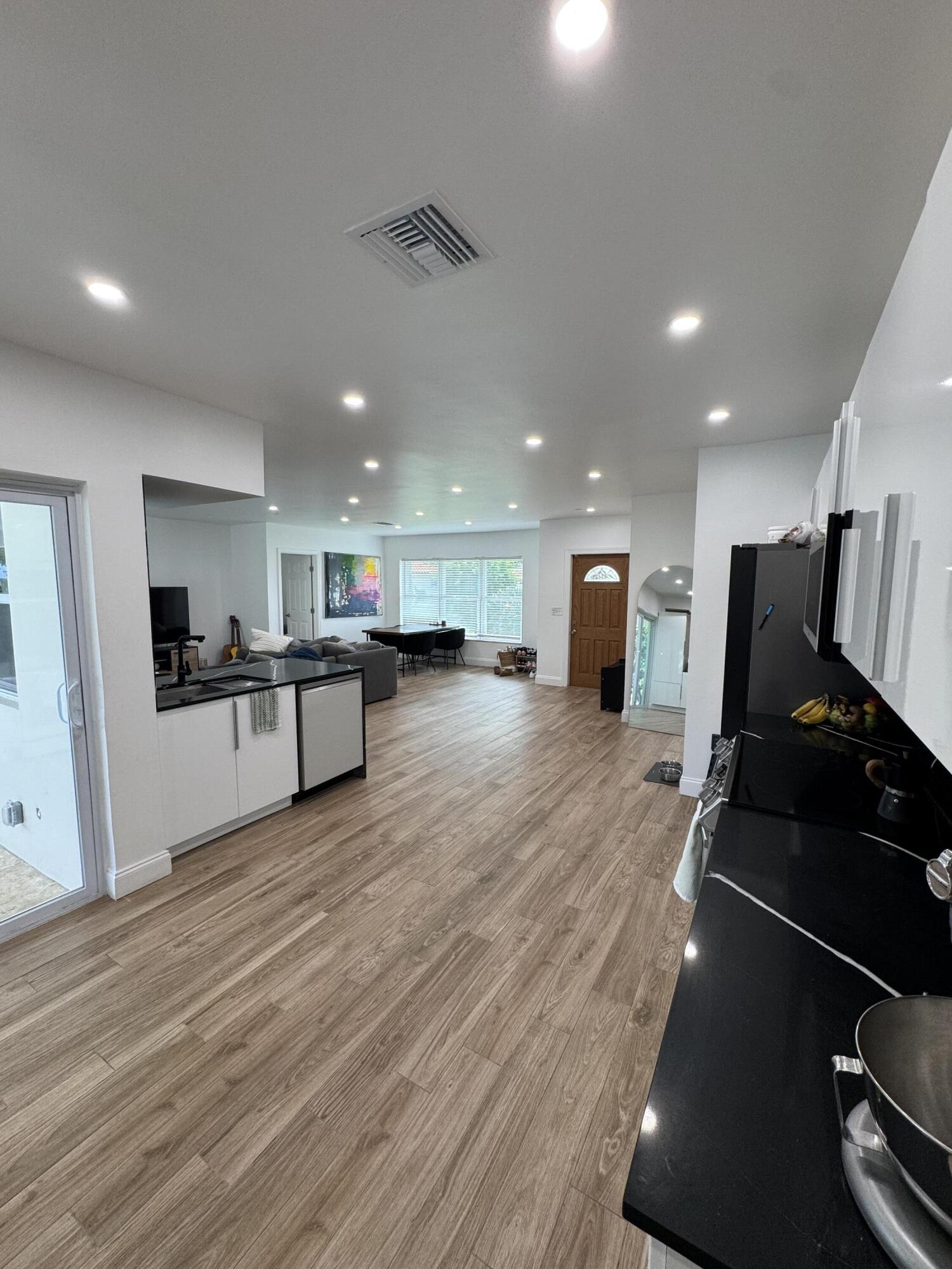 BOCA RATON SQUARE UNIT 1 - Residential