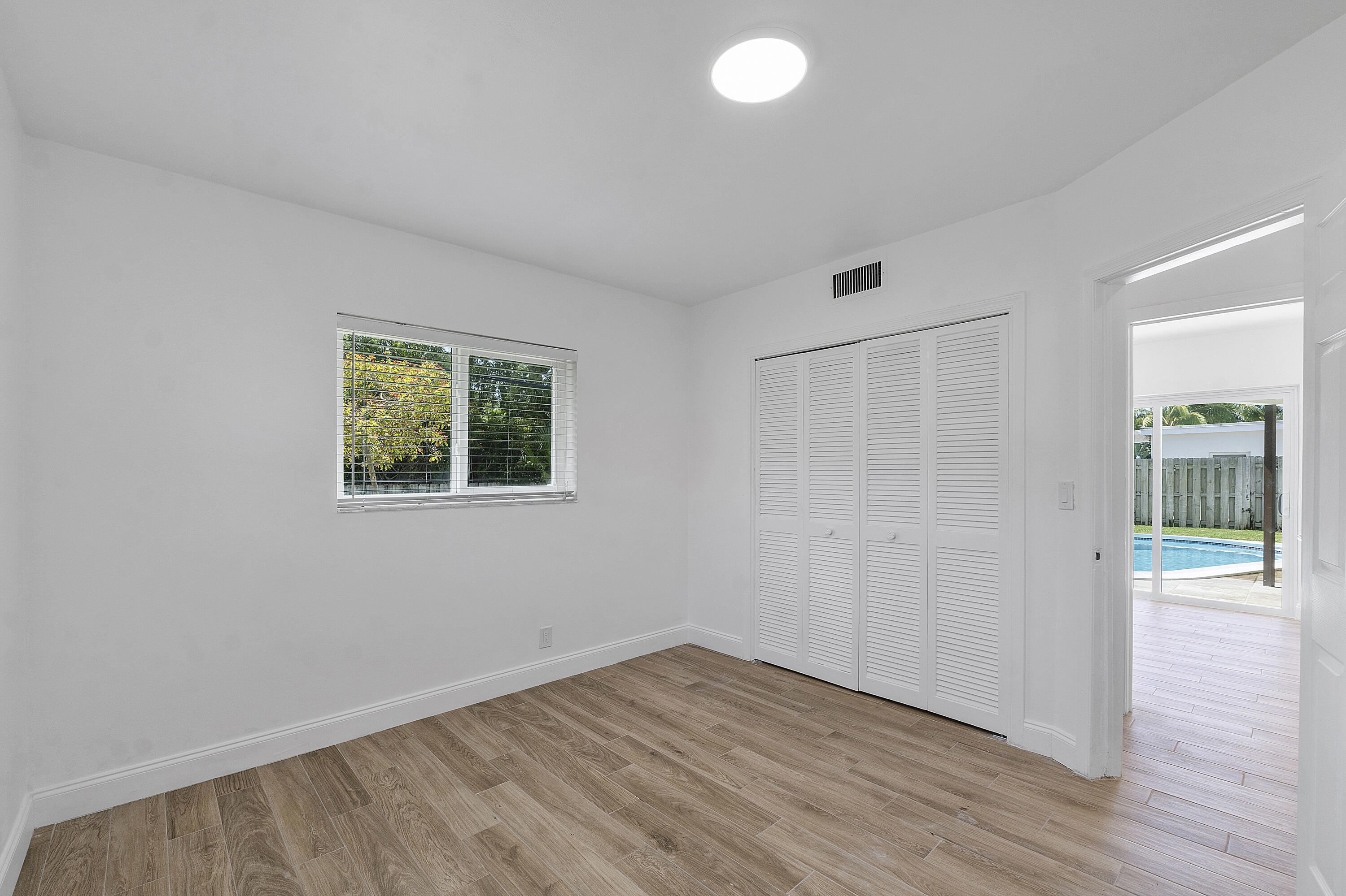 BOCA RATON SQUARE UNIT 1 - Residential