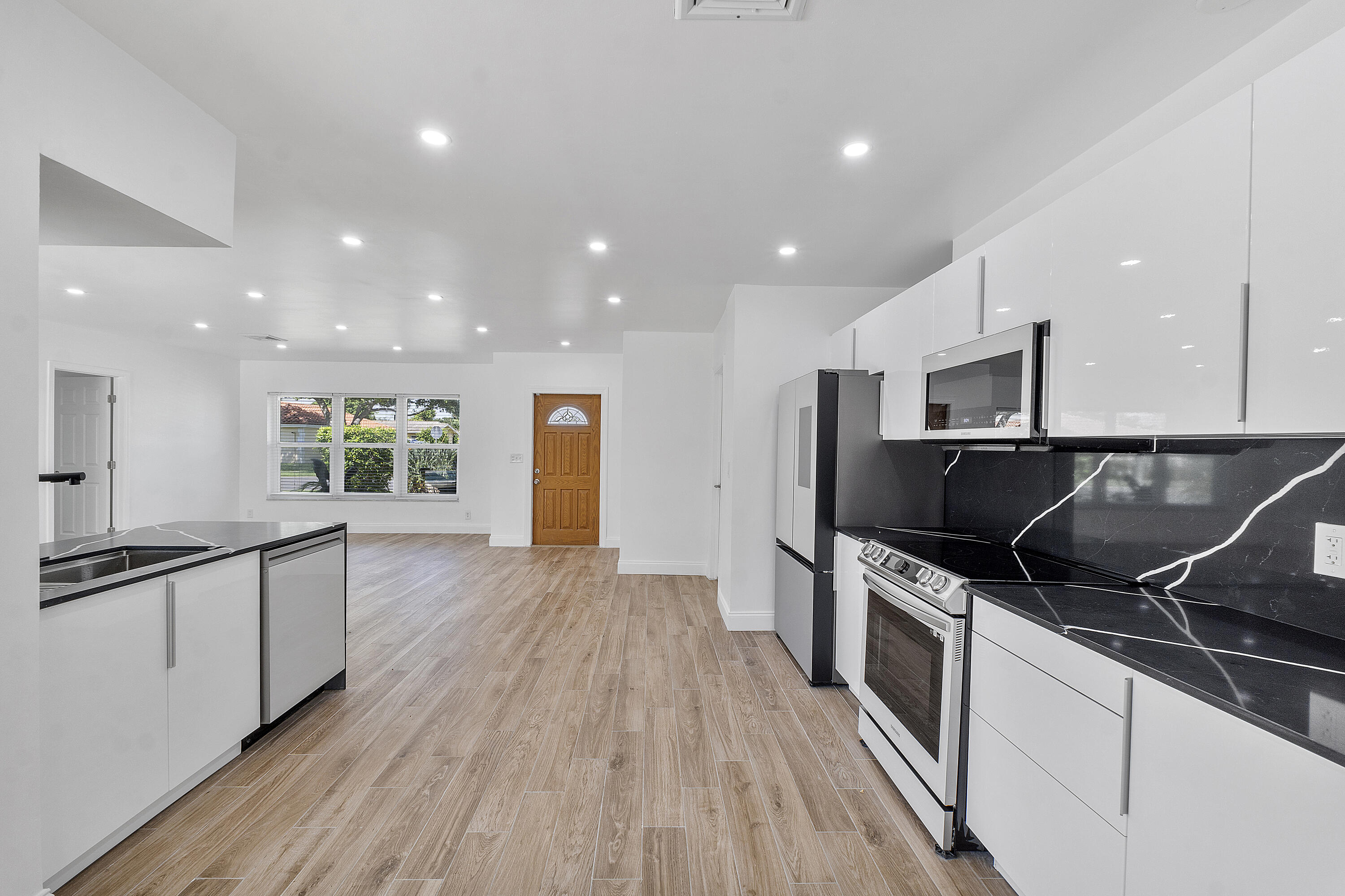 BOCA RATON SQUARE UNIT 1 - Residential